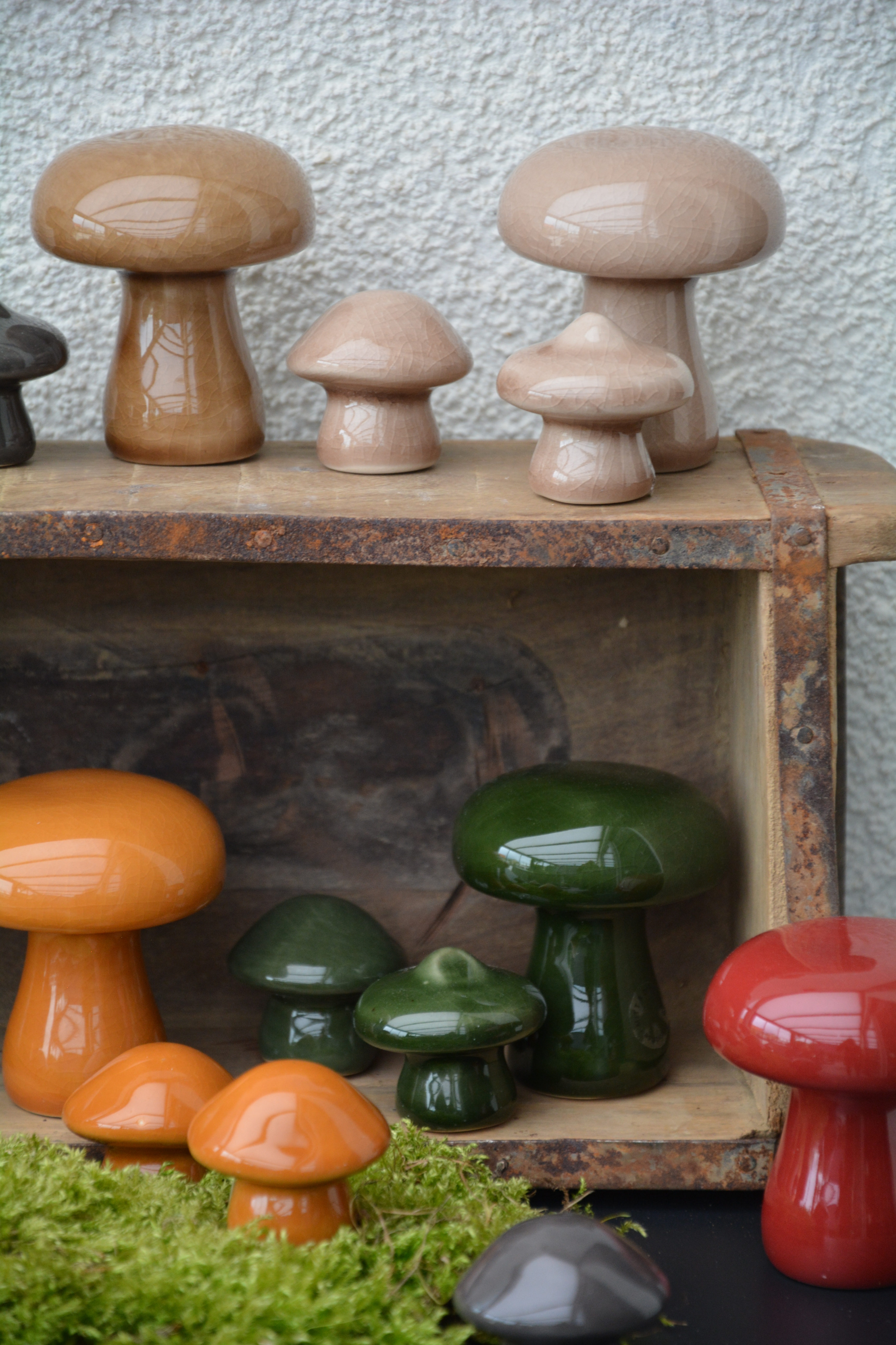 2 st Svampar i beige keramik 4,2 cm