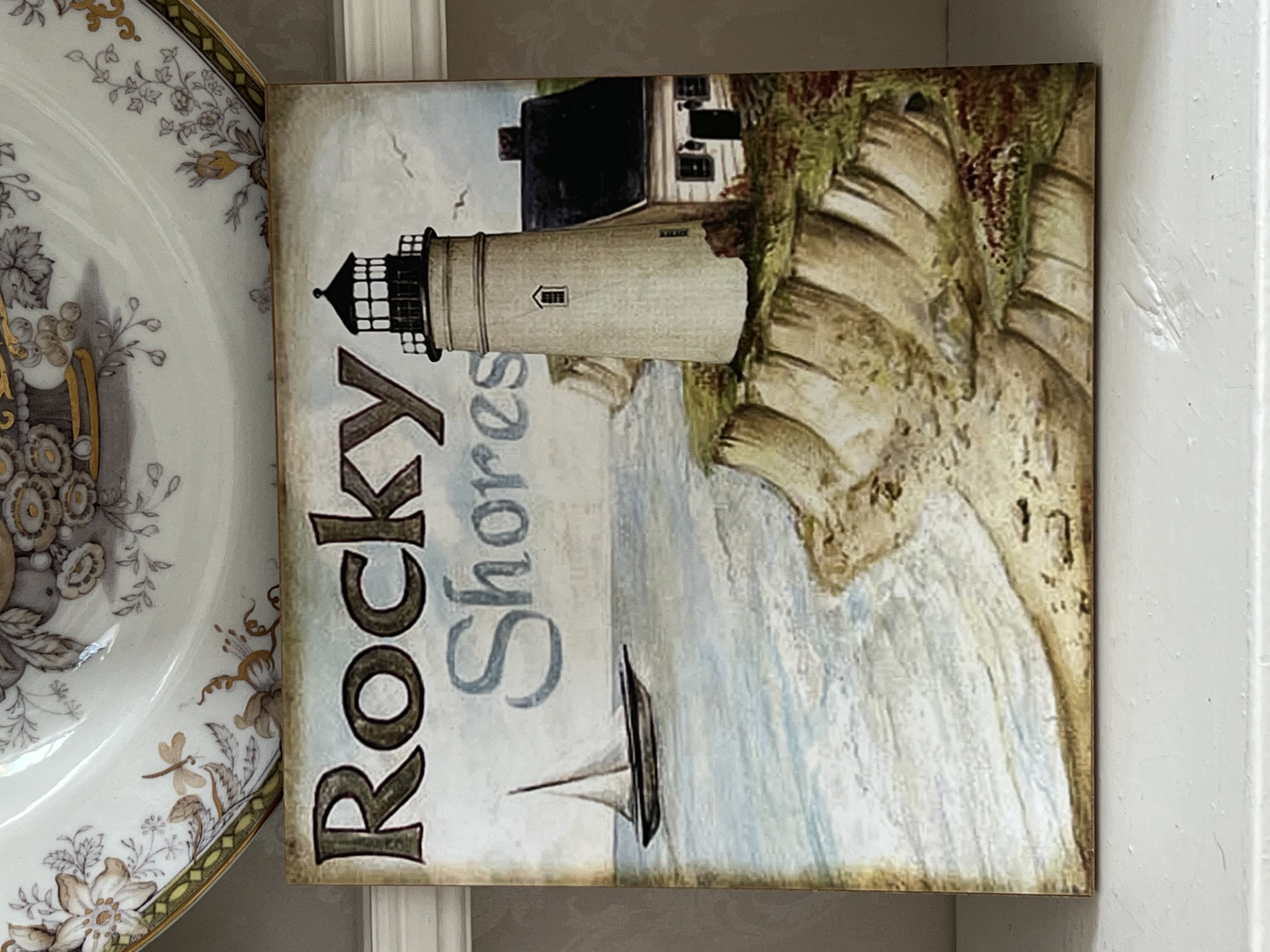 LITEN TRÄTAVLA - ROCKY SHORES