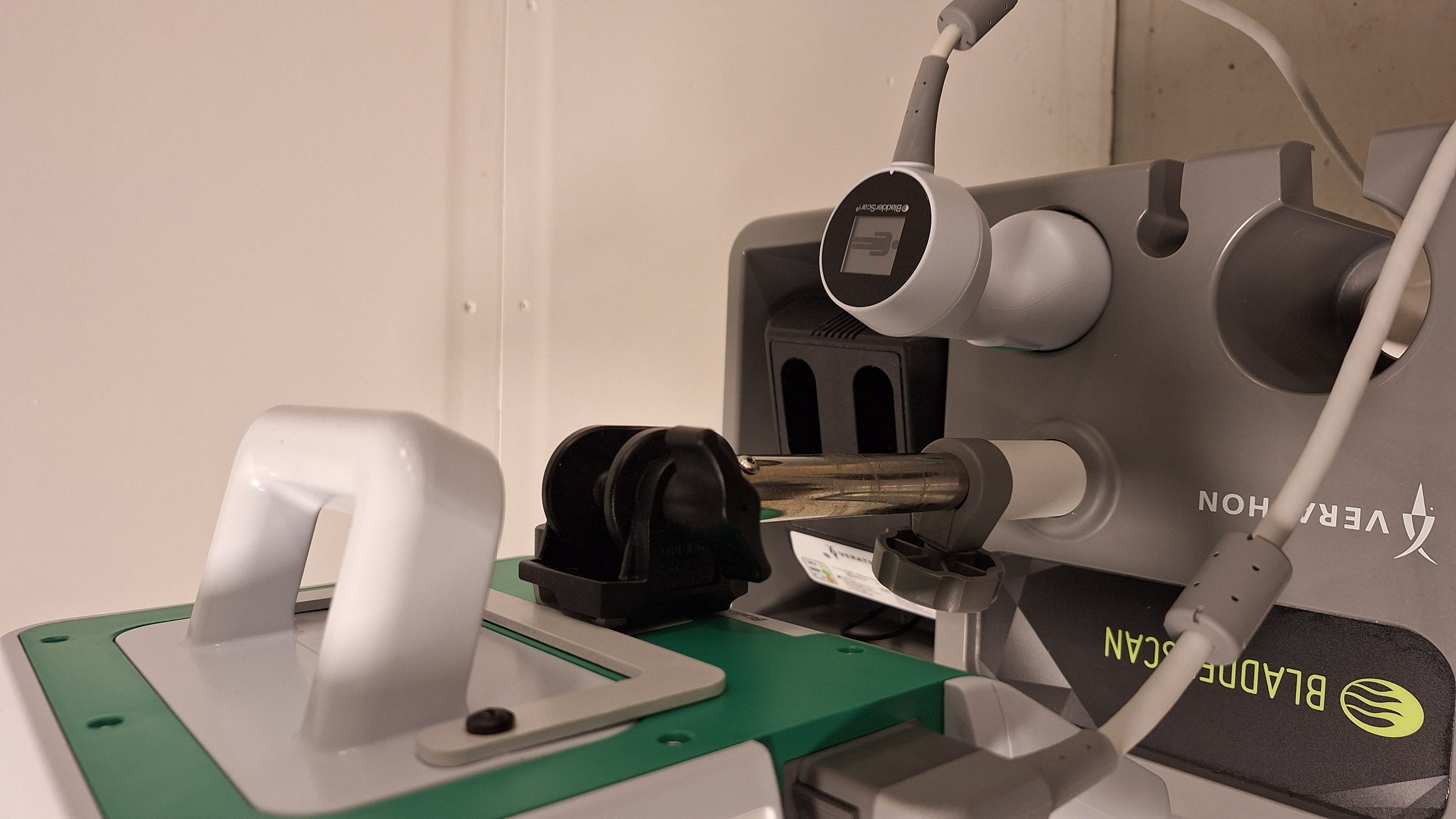 BladderScan Prime Plus Med Rullstativ  - Begagnad - 6