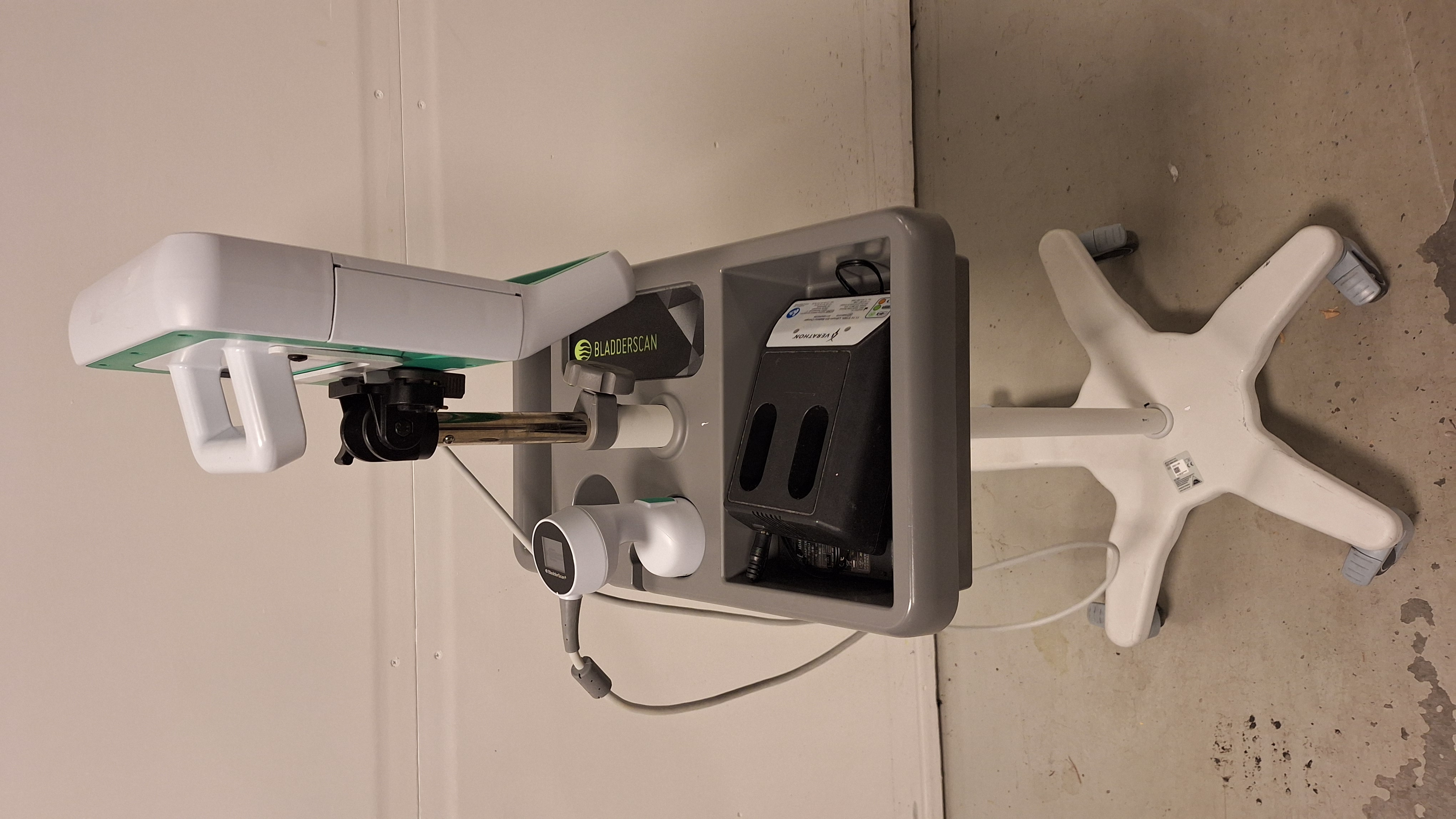 BladderScan Prime Plus Med Rullstativ  - Begagnad - 3