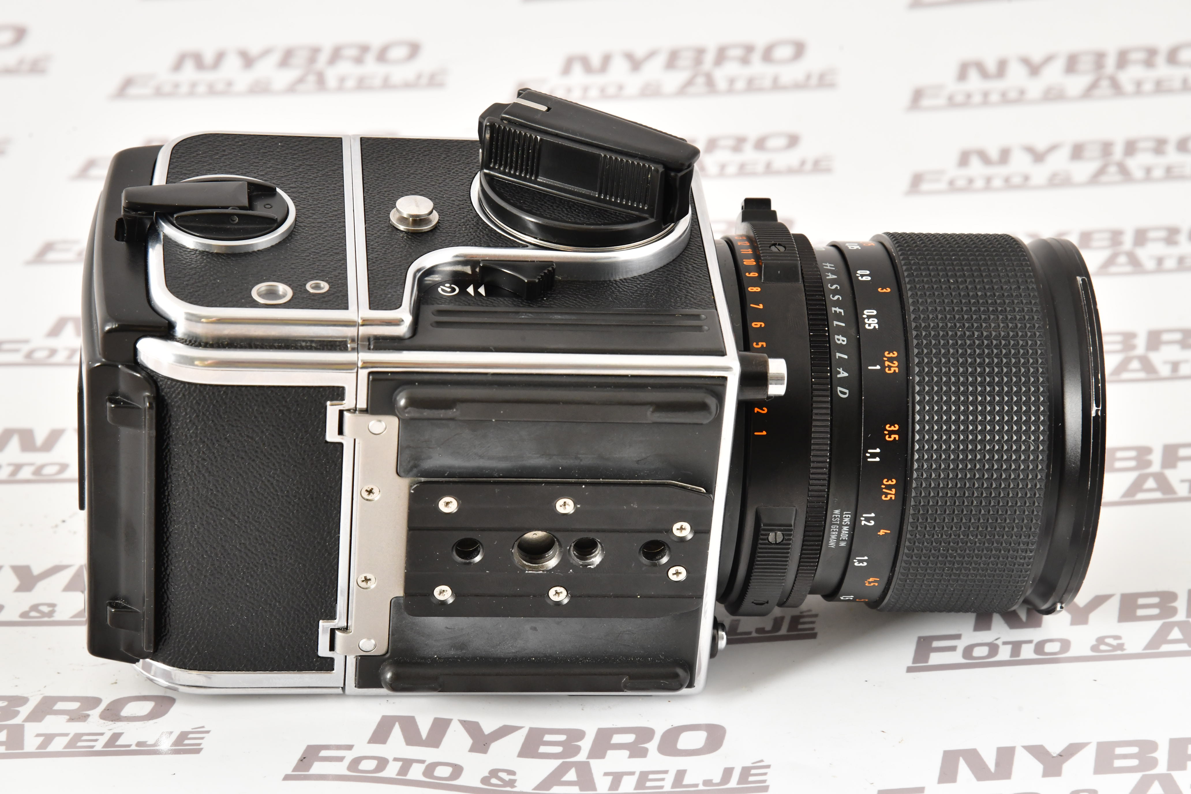 Hasselblad 203FE + Carl Zeiss Planar 110/2 + E12 magasin - 3