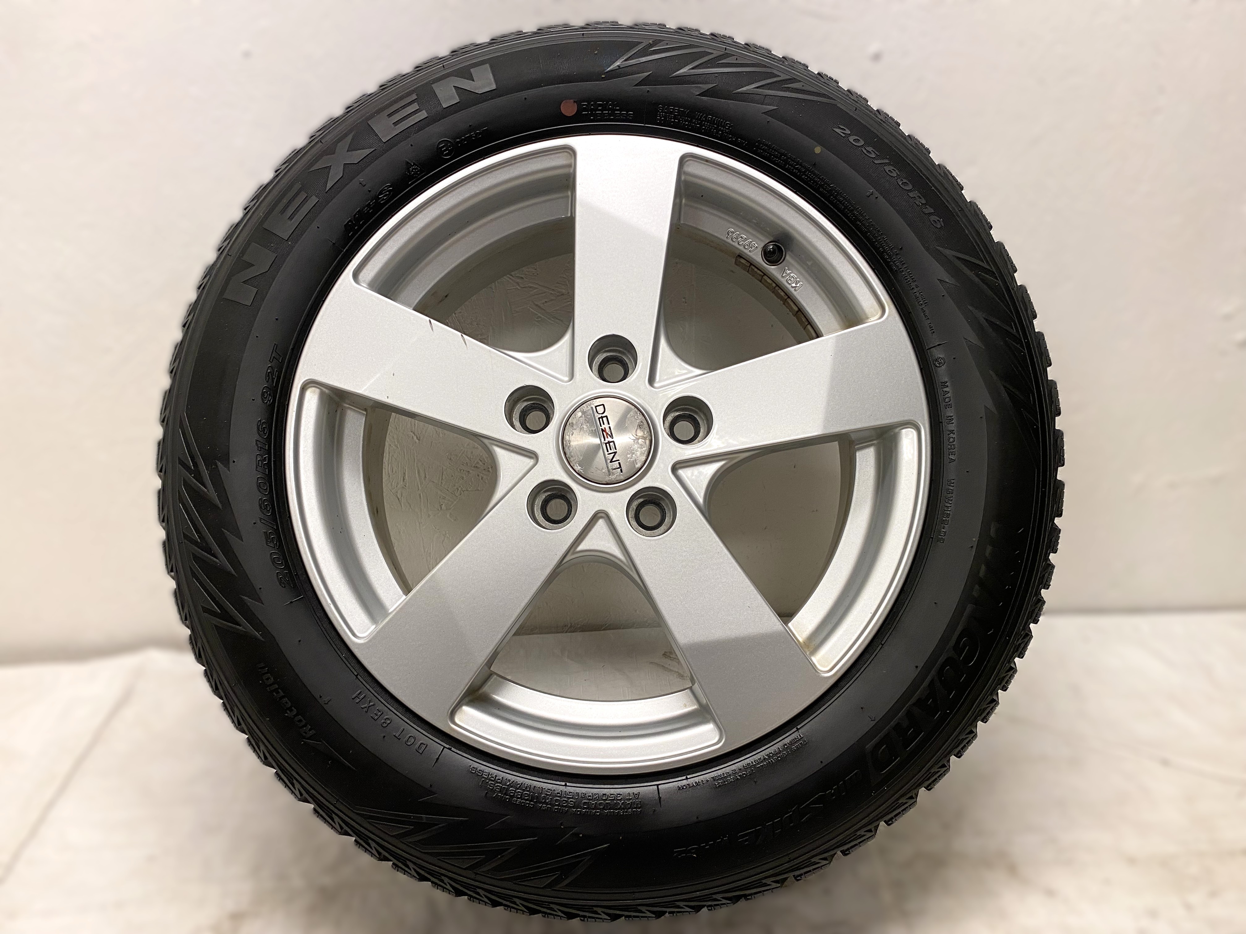 Kompletta Vinterhjul DUBB | 16" DEZENT Kia Niro | 5x114.3 6.5x16 ET48 67.1 +  205/60 R16 92T Nexen WinGuard Win Spike WH62 | V22-2016 | 7.5mm | 7.5mm | 5.5mm | 5.5mm - 10