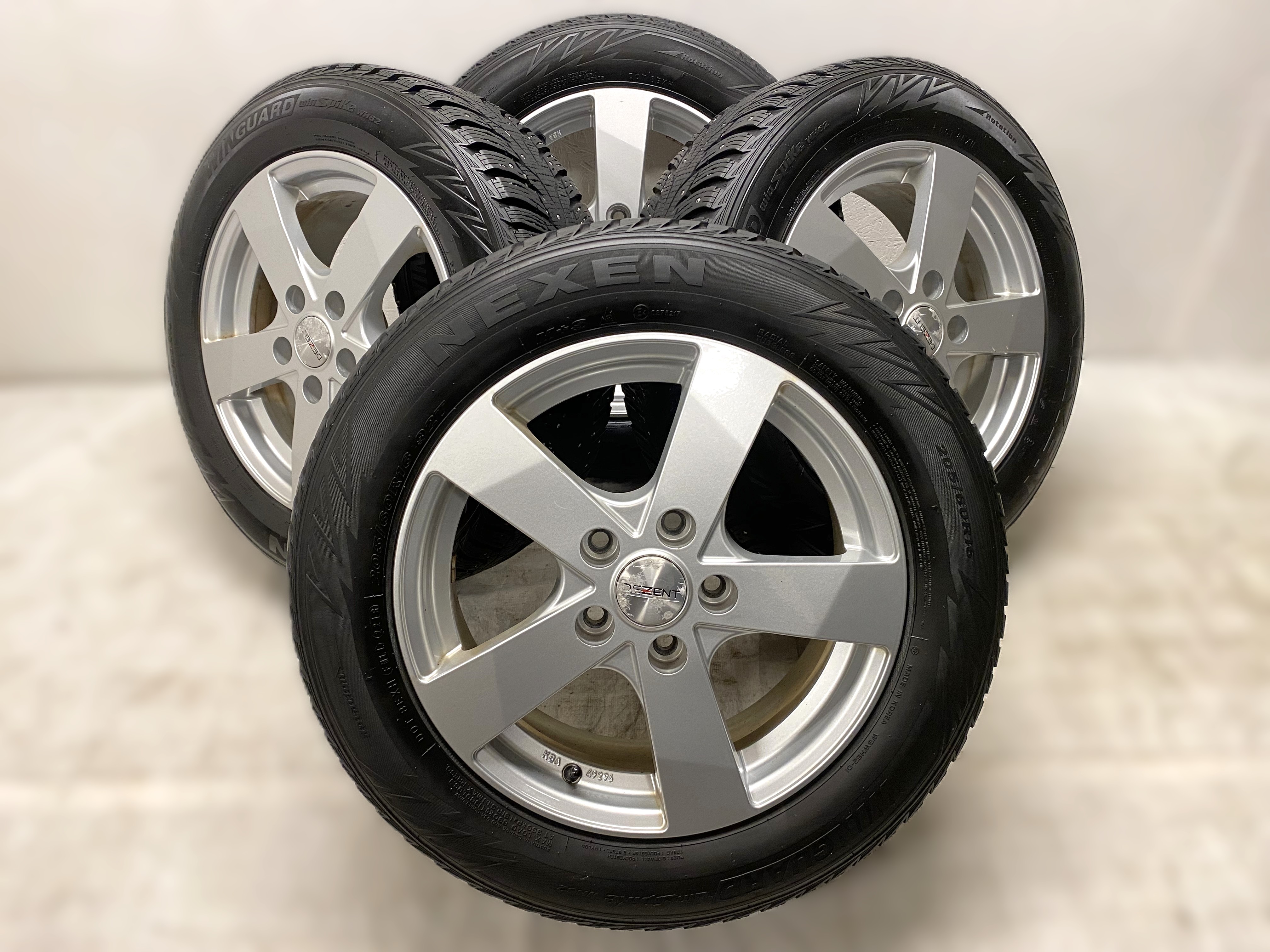 Kompletta Vinterhjul DUBB | 16" DEZENT Kia Niro | 5x114.3 6.5x16 ET48 67.1 +  205/60 R16 92T Nexen WinGuard Win Spike WH62 | V22-2016 | 7.5mm | 7.5mm | 5.5mm | 5.5mm