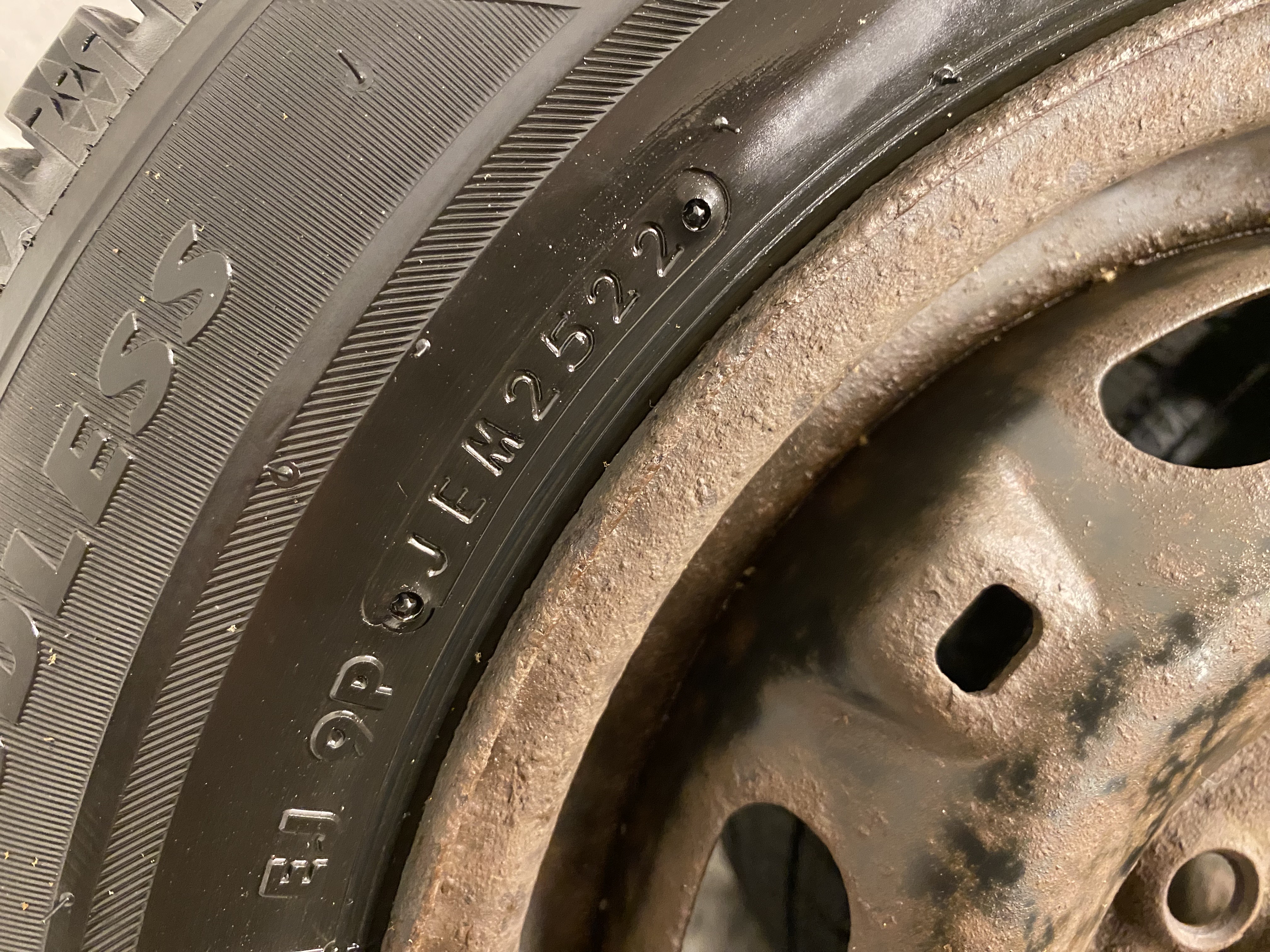 Kompletta Vinterhjul M+S | 14" Plåt VW Skoda | 5x100 6x14 ET43 57.1 + 175/65 R14 82S Bridgestone Blizzak Ice| V25-2022 | 7.5mm | 7.5mm | 7mm | 7mm - 7