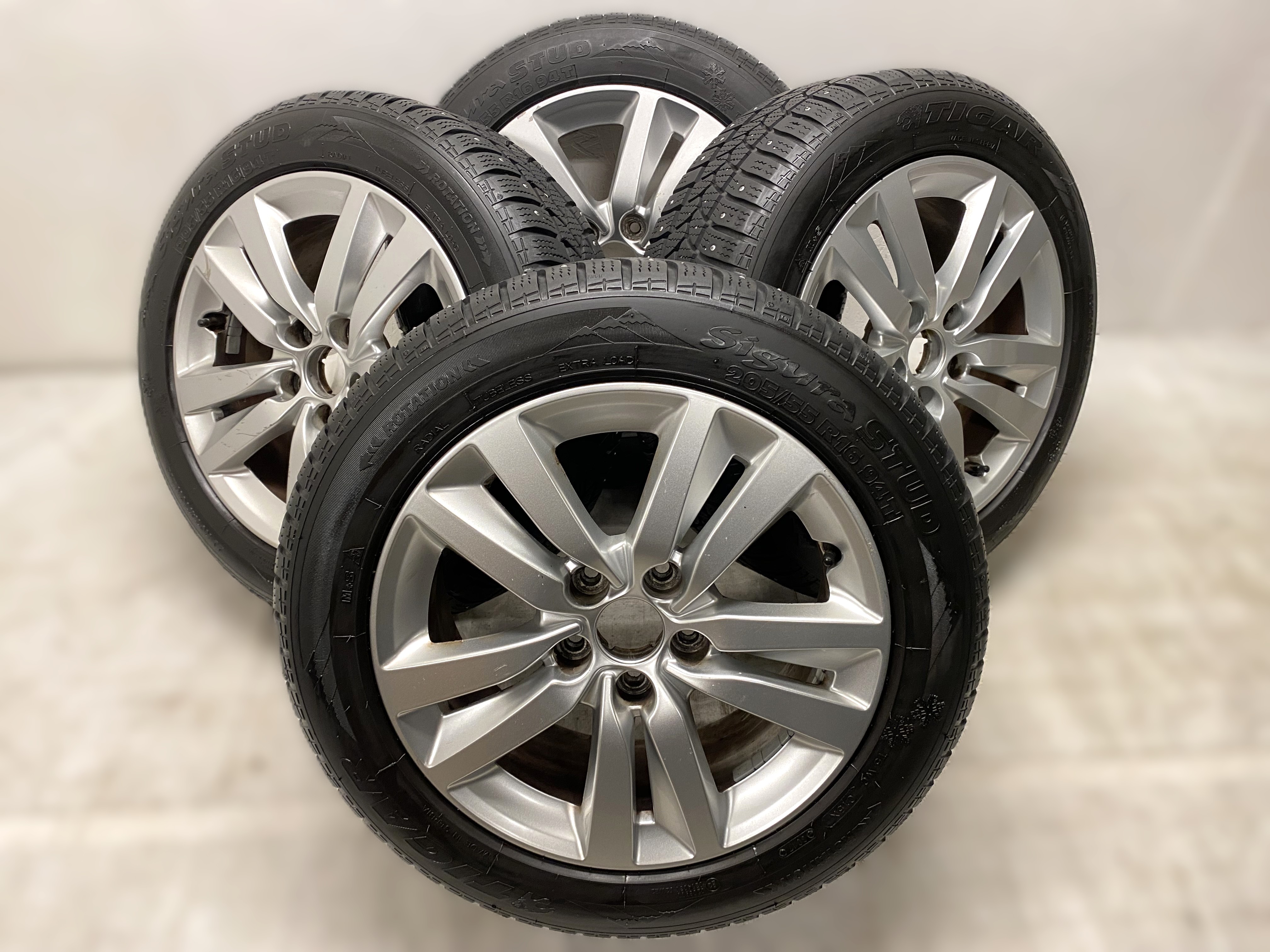 Kompletta Vinterhjul DUBB | 16" PEUGEOT 308 9677989577 | 5x108 7x16 ET44 65.1 +  205/55 R16 94T Tigar Sigura Stud | V30-2017 | 6mm | 6mm | 5.8mm | 5.8mm