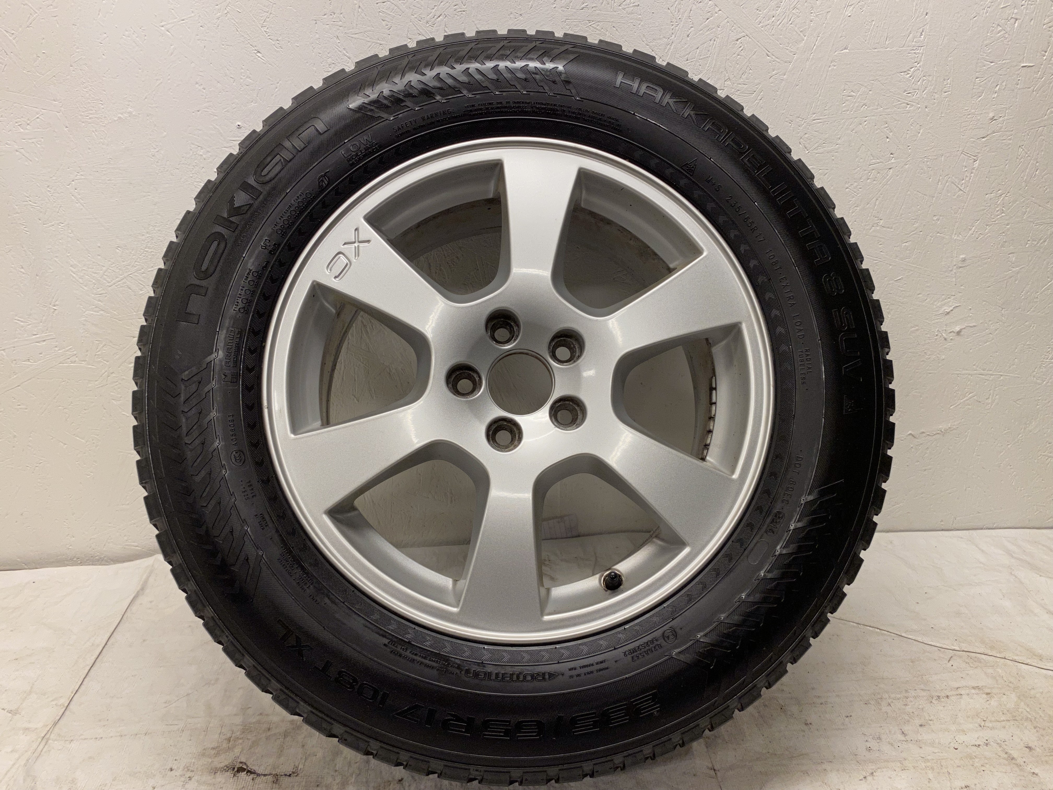 Kompletta Vinterhjul DUBB | 17" Volvo XC60 Segin 30670480 | 5x108 7.5x17 ET55 63.4 +  2 st 235/65 R17 104T Viatti Bosco Nordico | V29-2020 | 8.5mm | 8.5mm + 2 st 235/65 R17 108T Nokian Hakkapeliitta 8 SUV | V33-2014 | 4.5mm | 4.5mm - 10