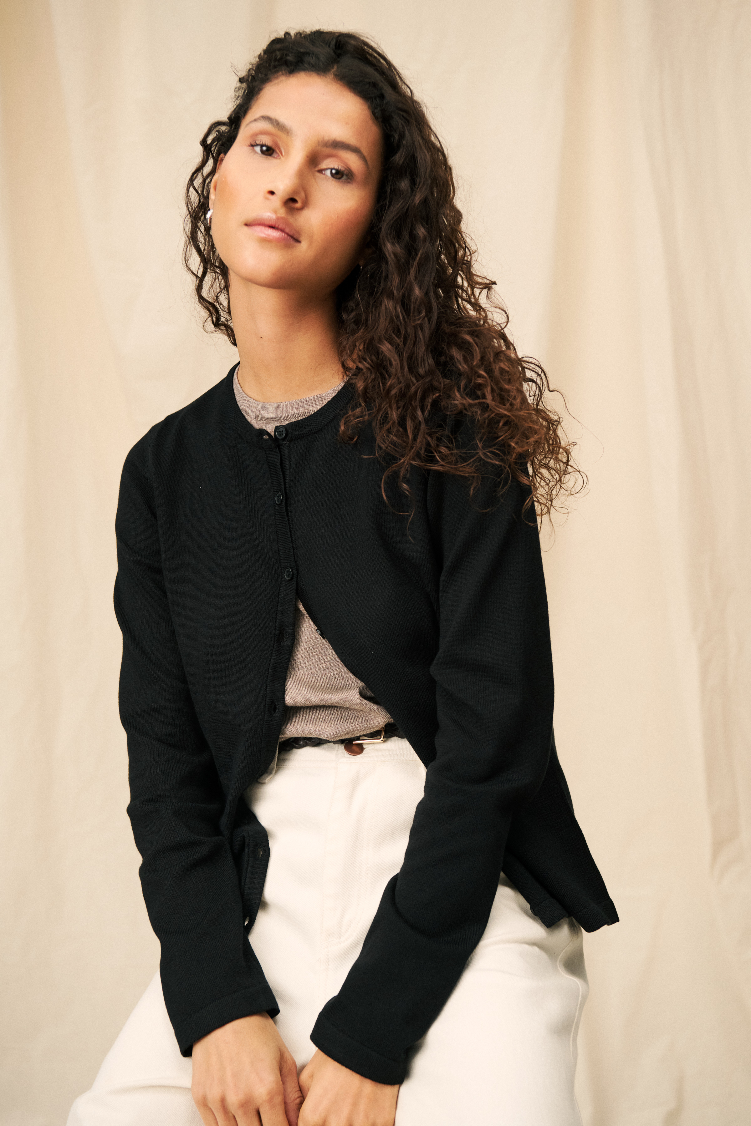 MilaSZ R-Neck Cardigan Black - 8