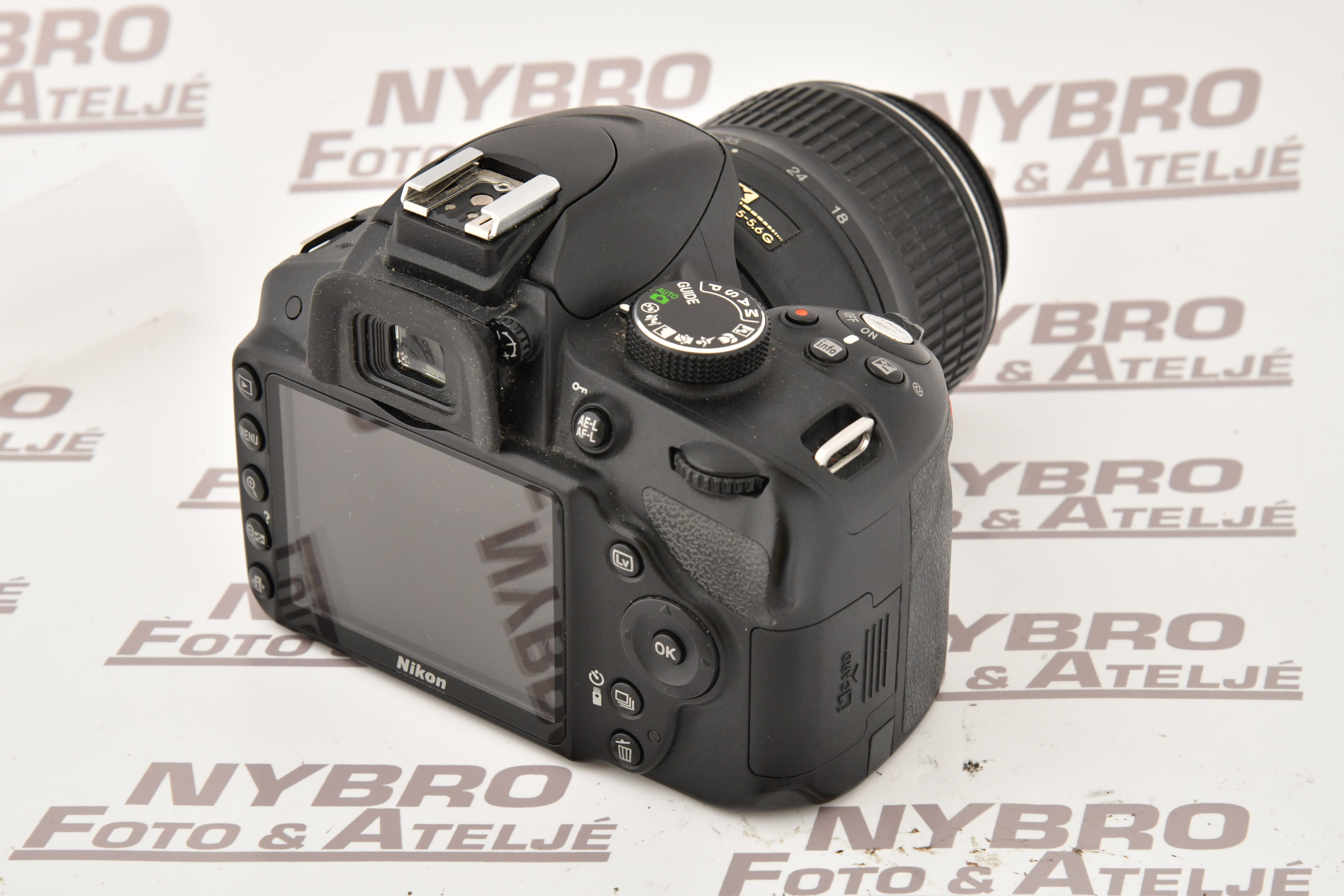 Nikon D3200 + 18-55/3,5-5,6 VR - 2