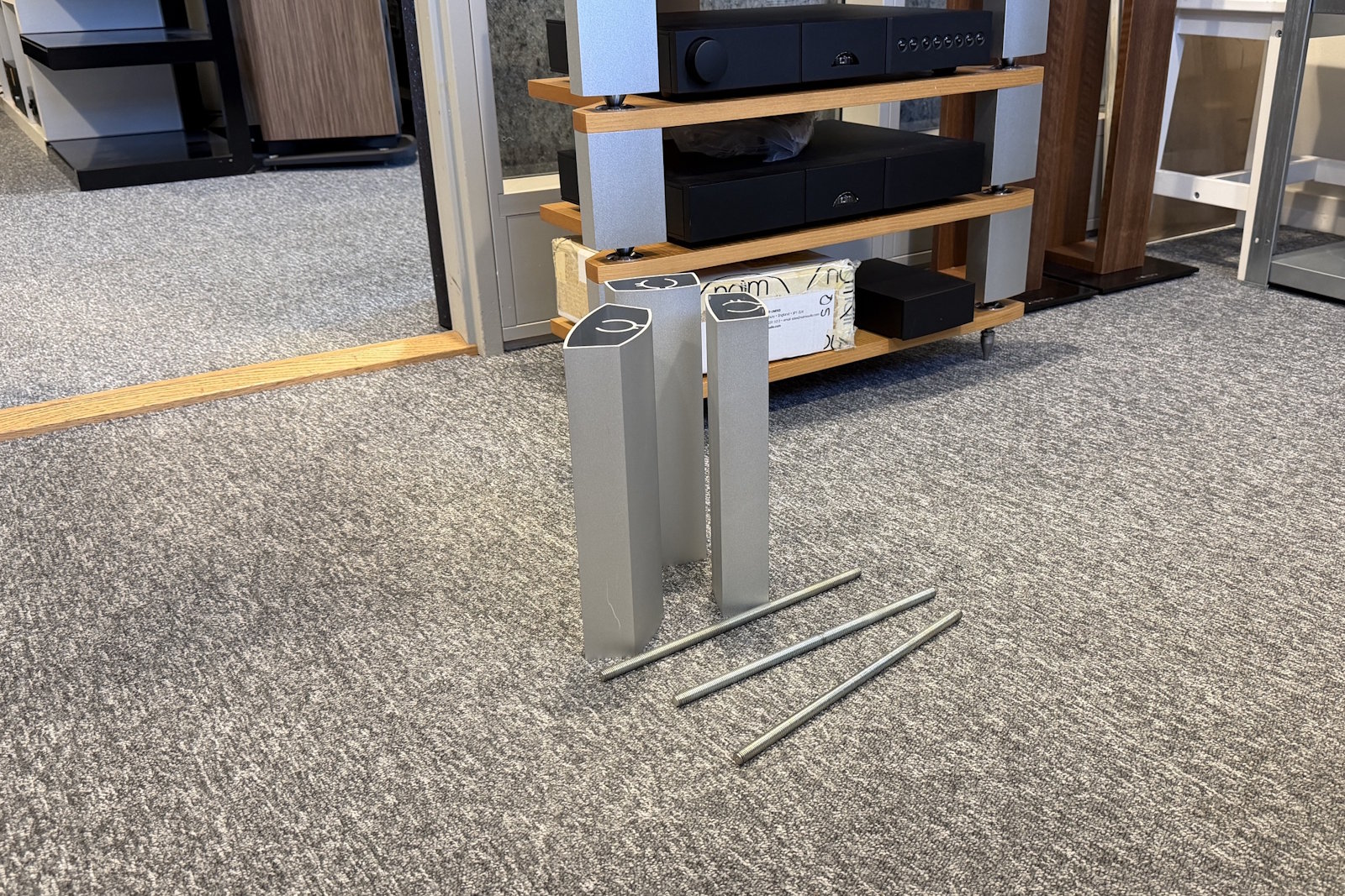 Naim Fraim/Lite - Höga ben - Demoex