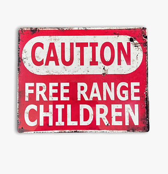Metallskylt i vintagestil – Caution, Free Range Children 15x20cm
