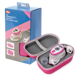 Rosa mini-ångstrykjärn med silikonplatta och förvaringsfodral som helt set