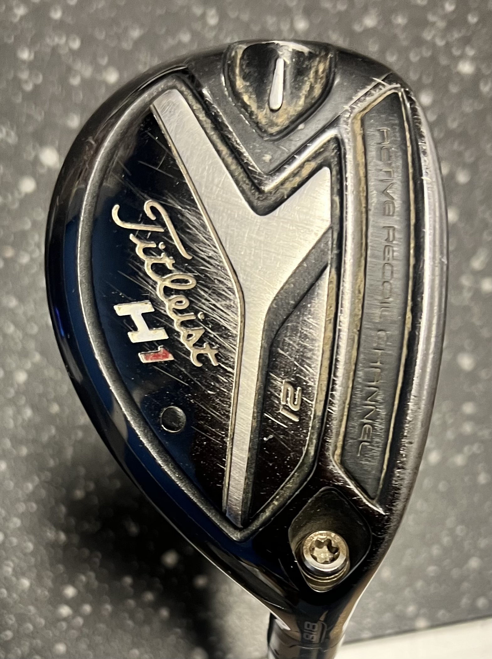 Titleist H1 818 Hybrid 4  21 grader