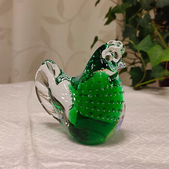 Grön fågel i glas från Mantorp