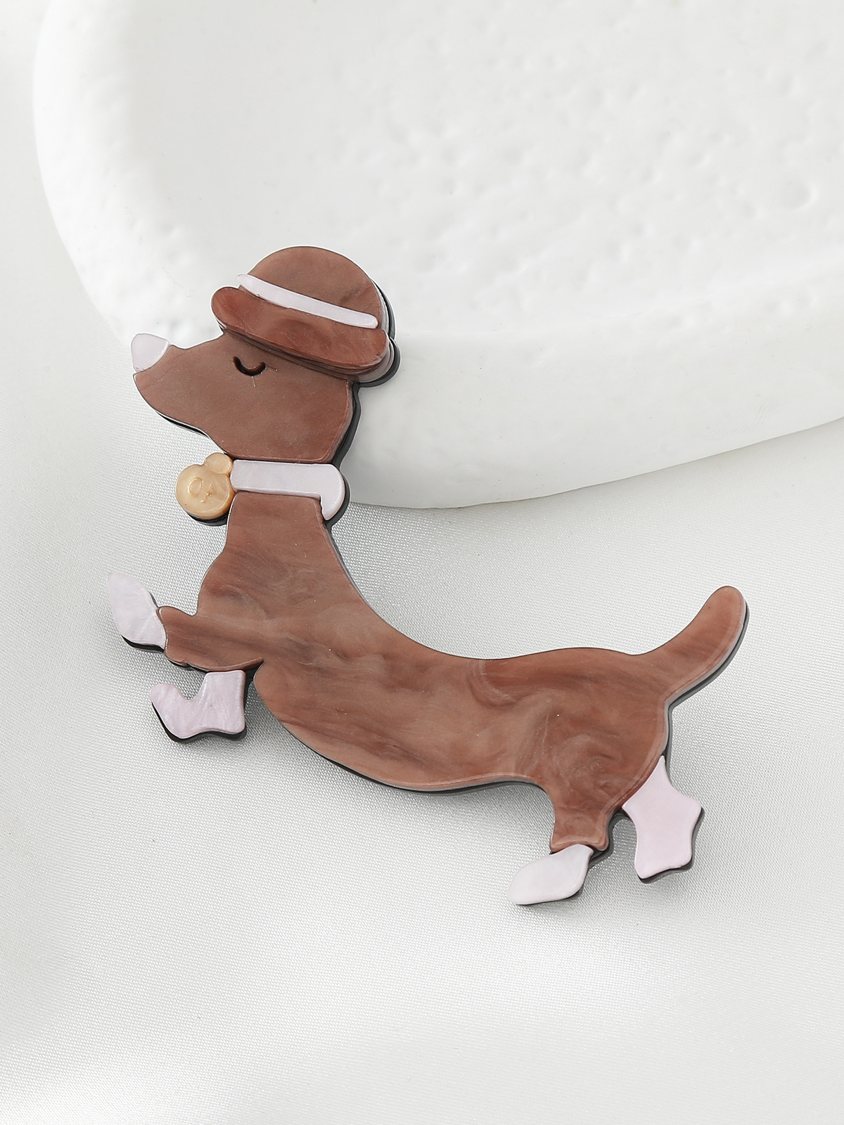 Brosch dog