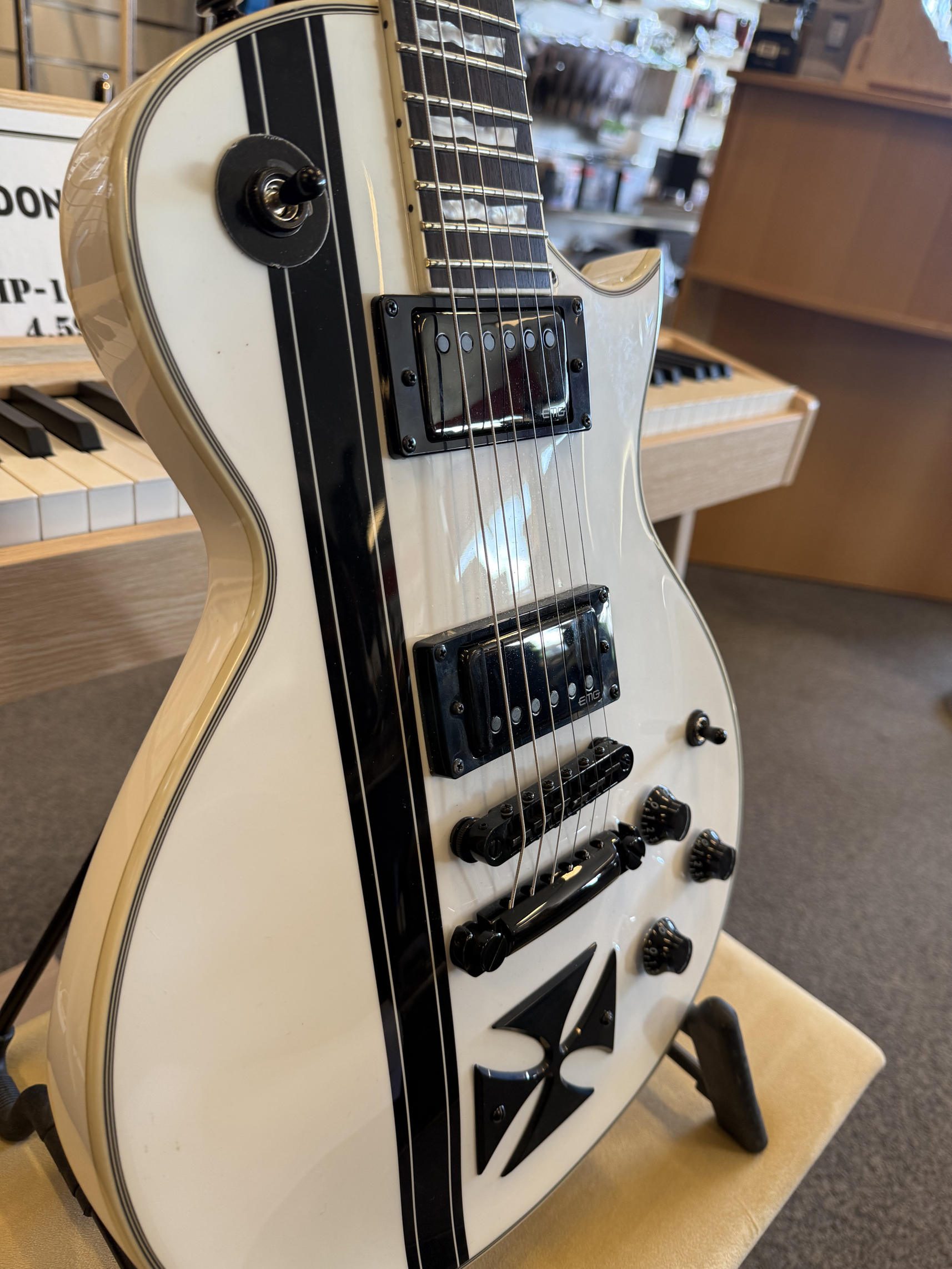 ESP/LTD Iron Cross SW w hardcase - 6