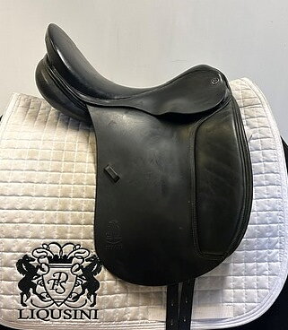 Dressyrsadel Harry Dabbs 17,5"
