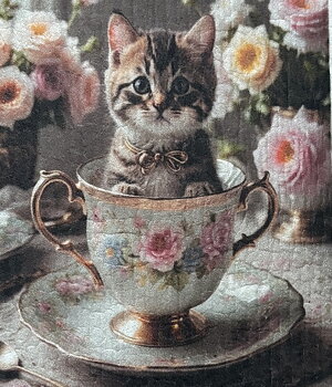 Disktrasa kattunge i kopp för kattälskare lantlig stil shabby chic