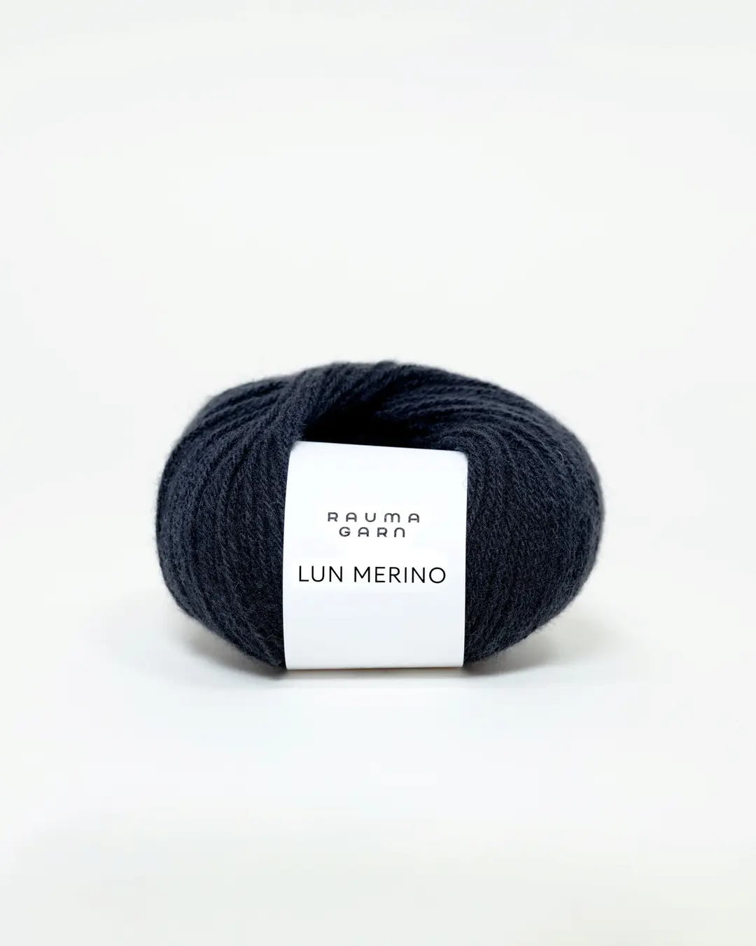 Nystan Svart Lun Merino Rauma 78 i svart merinoull.