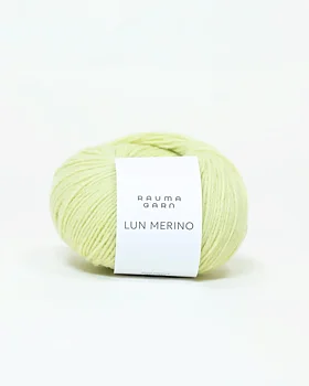 Nystan Pistagekräm Lun Merino Rauma 85 i ljus gulgrön nyans.