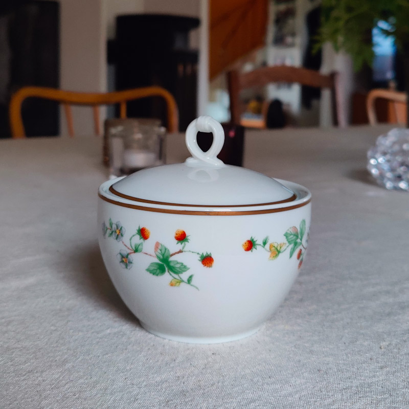 Smultron sockerskål från Christineholm