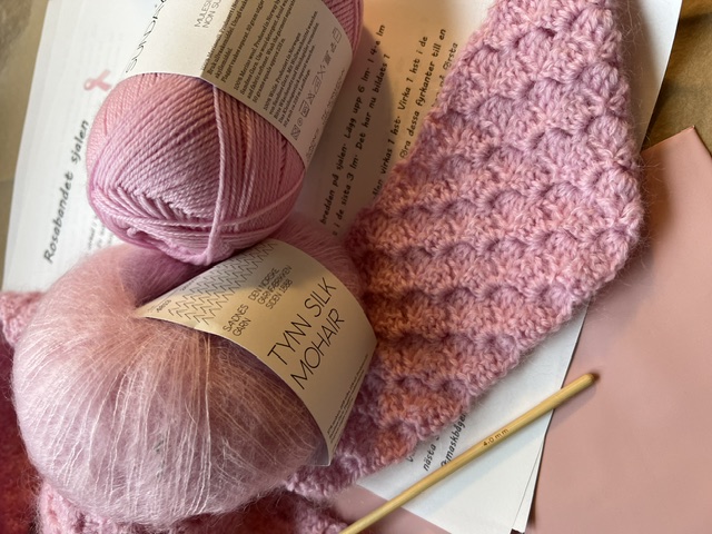 Rosabandet sjalen - Garn-kit - 2