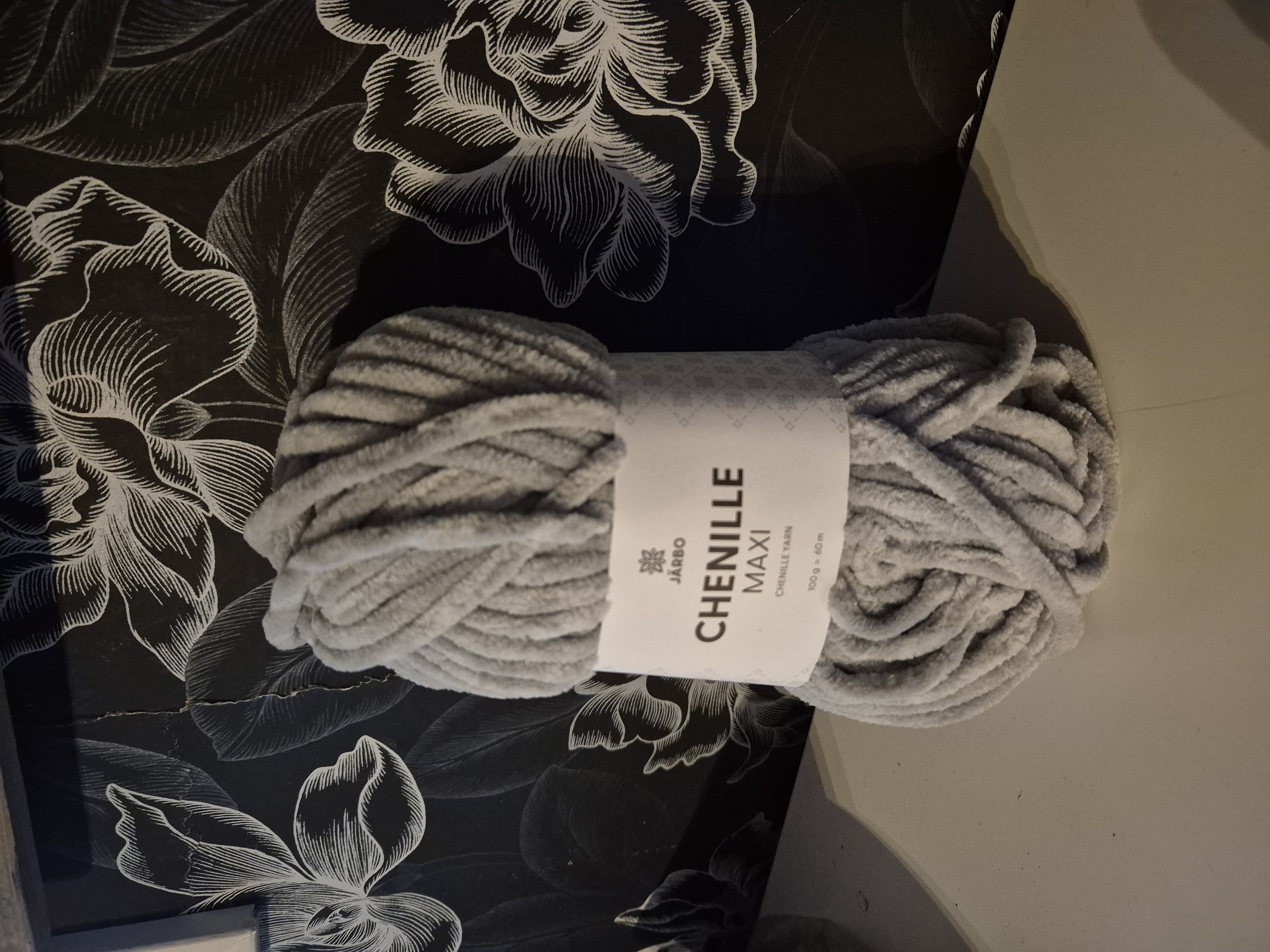 Chenille maxi 12302 Dusty Bunny  100gr, 