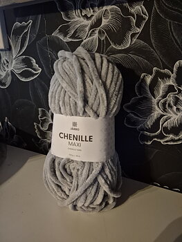 Chenille maxi 12302 Dusty Bunny  100gr, 