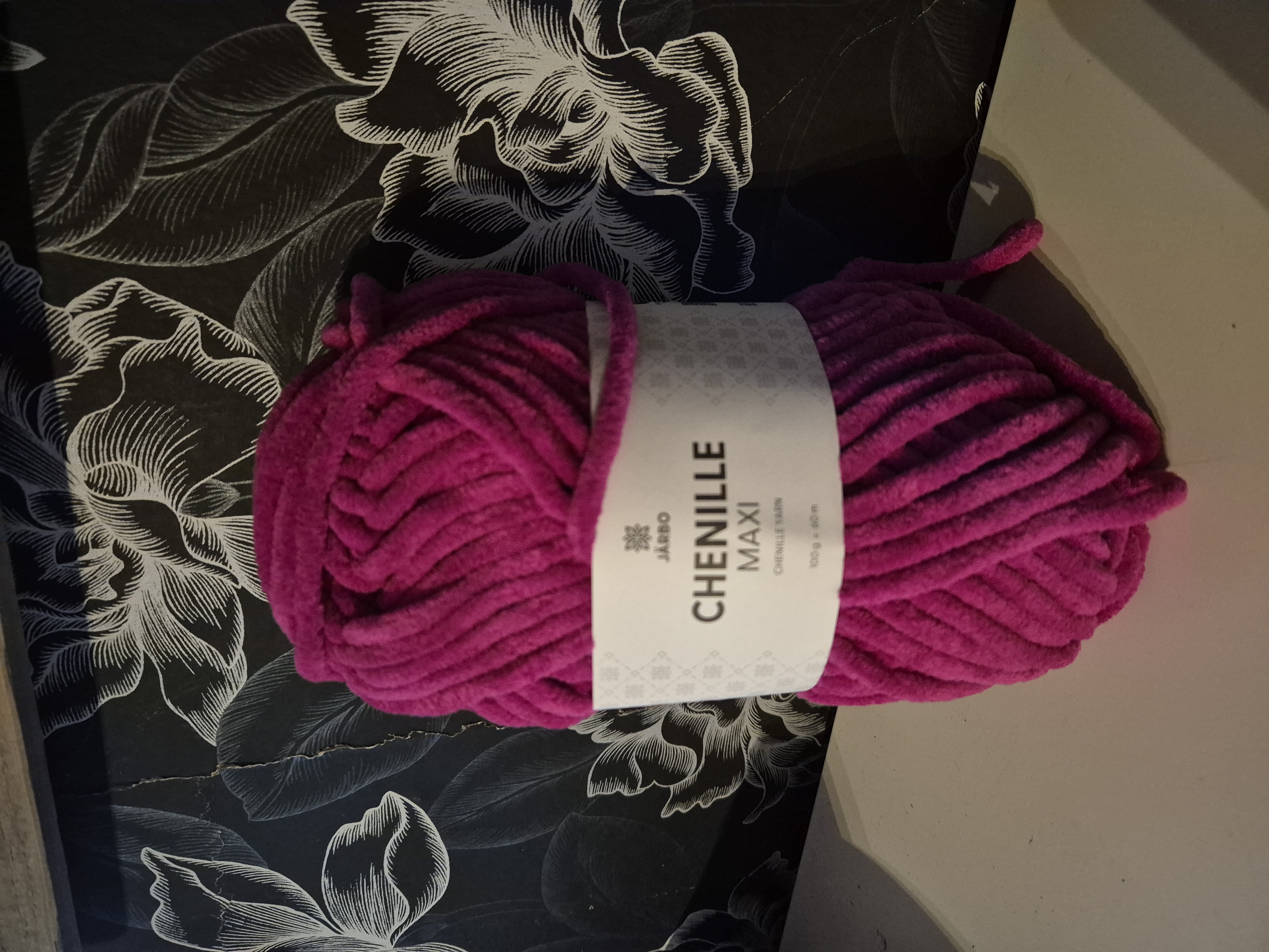 Chenille maxi 12306 Bubble Trouble 100gr Järbo