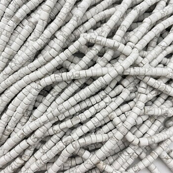 Howlit Heishi Vit 4x2 mm ädelsten