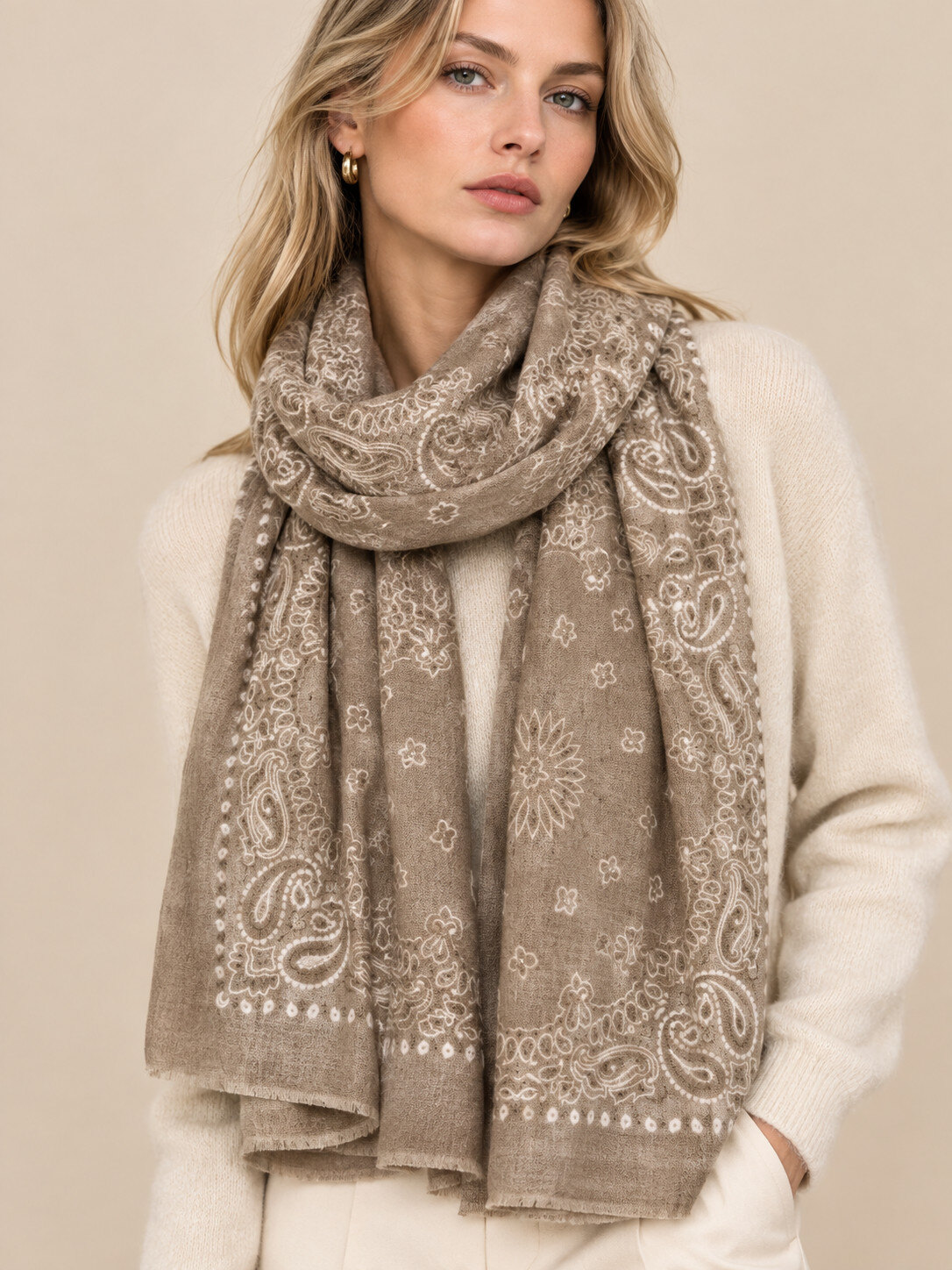 Scarf paisley bandana print taupe