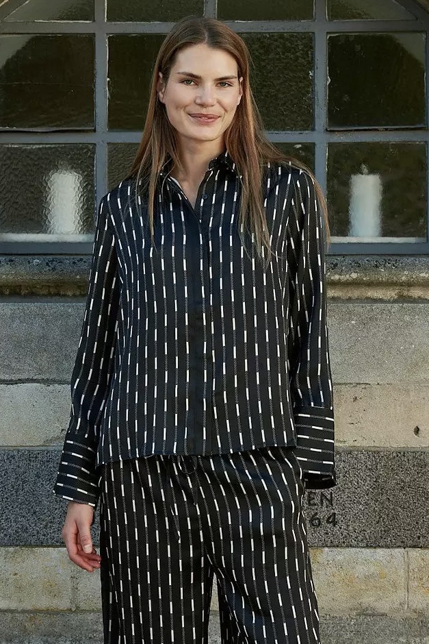 Neo Noir  - Mistan Print Shirt Dark Brown - 6