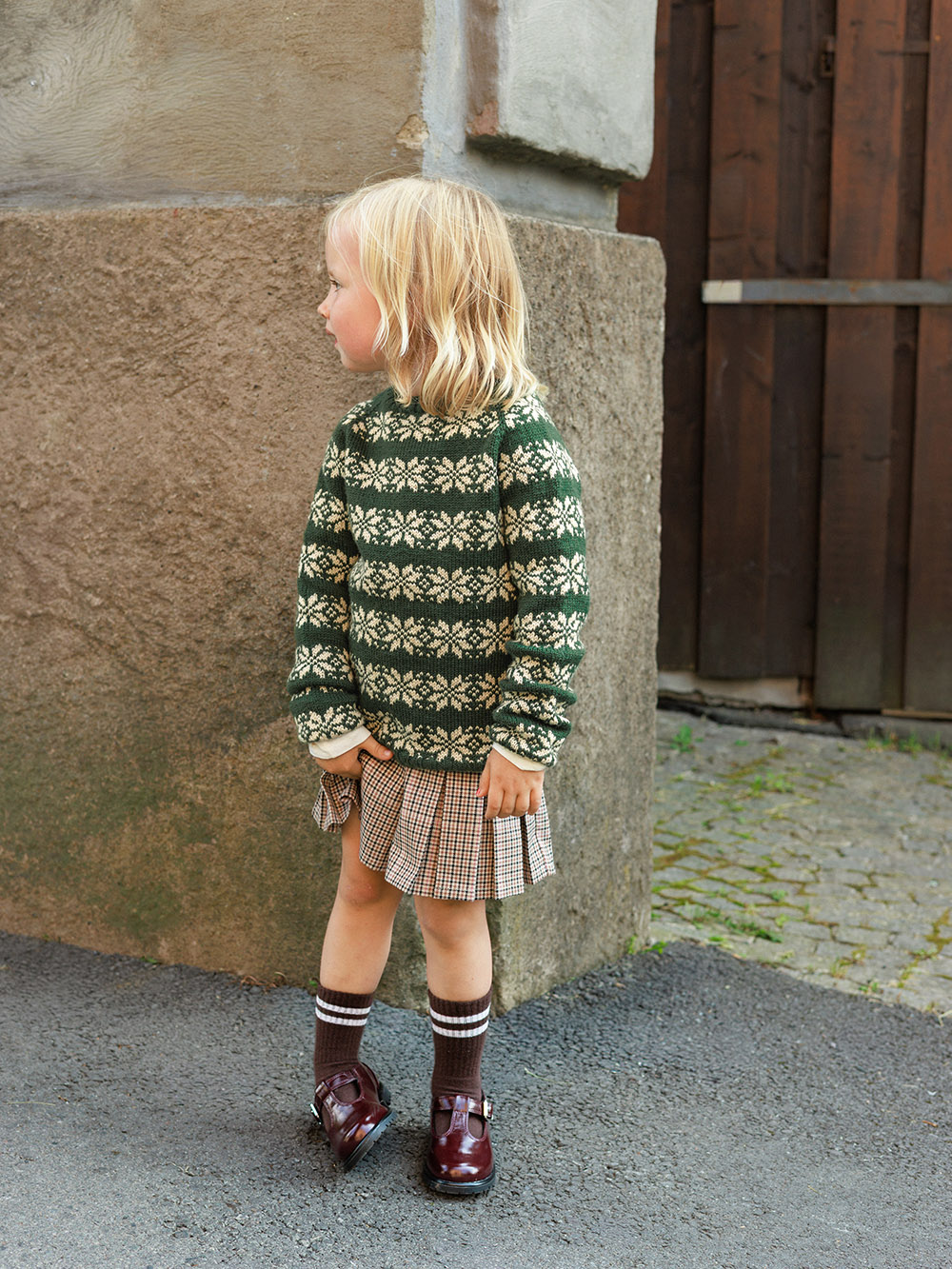 Sandnes Alvar Junior 2608_01 (2-14 år) (27 m flerfärgstick st 3) - 3