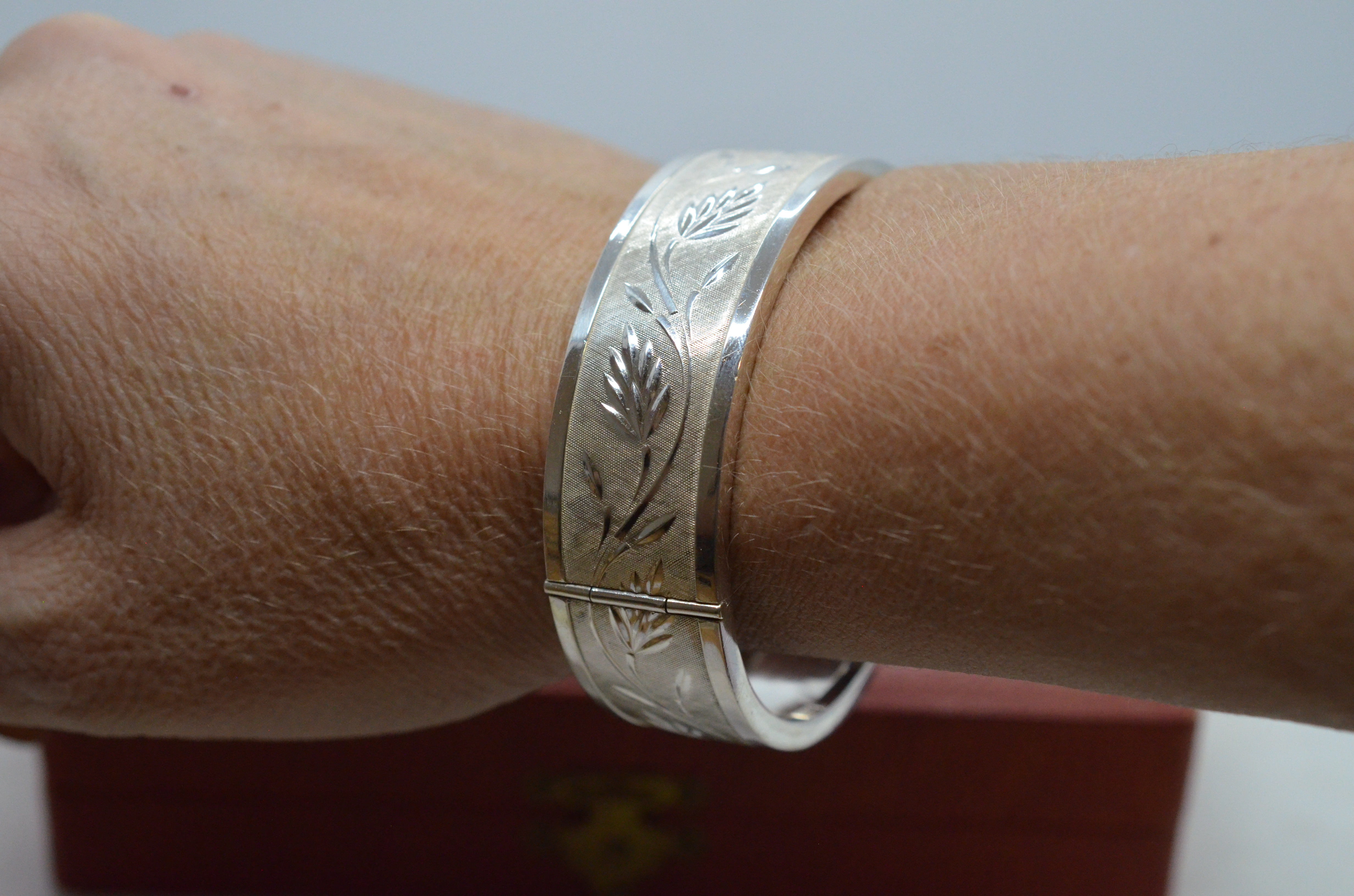 Vintage armring i silver med vackert mönster - 4