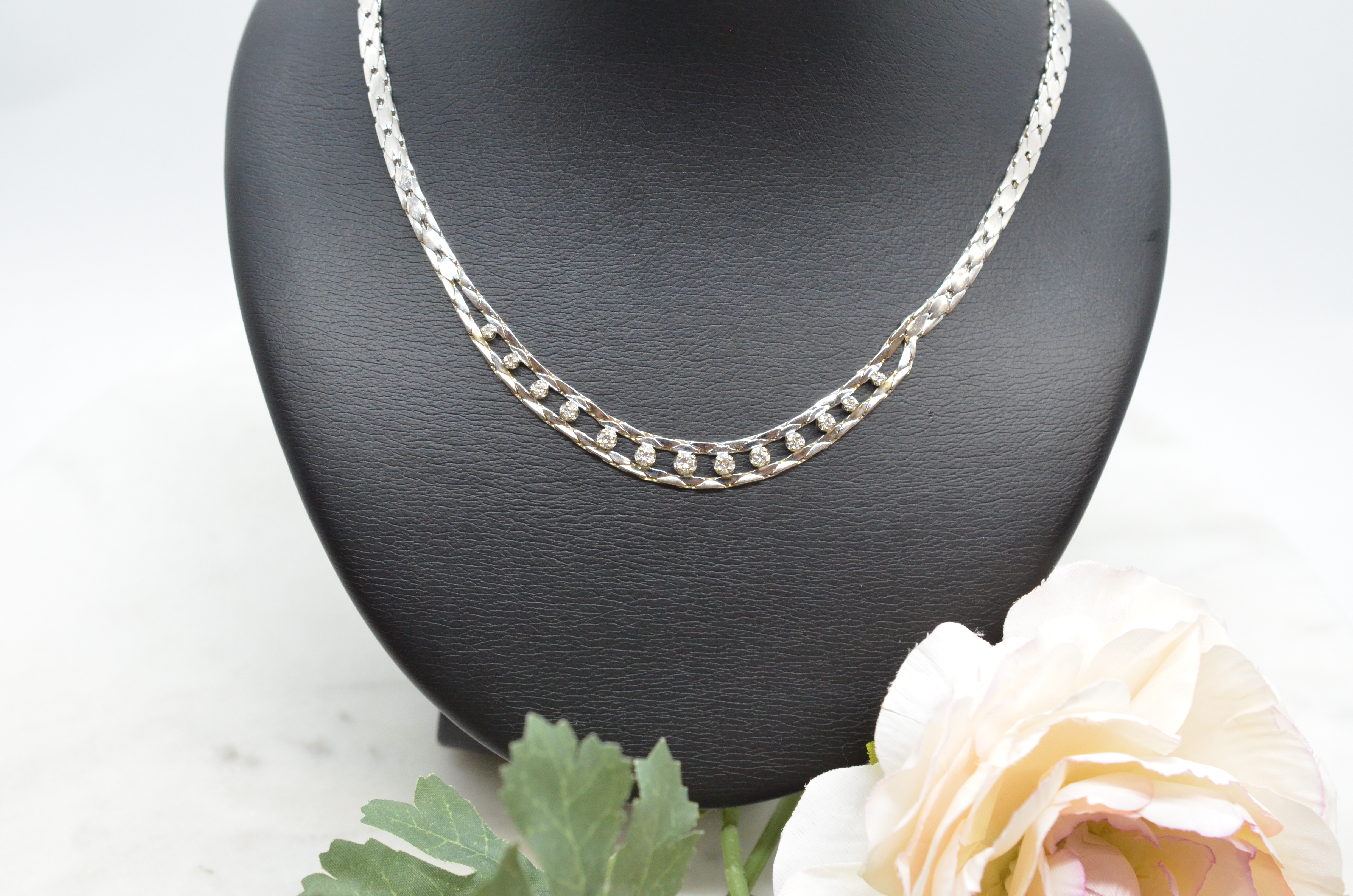 Vintage 18k diamanthalsband i vitguld