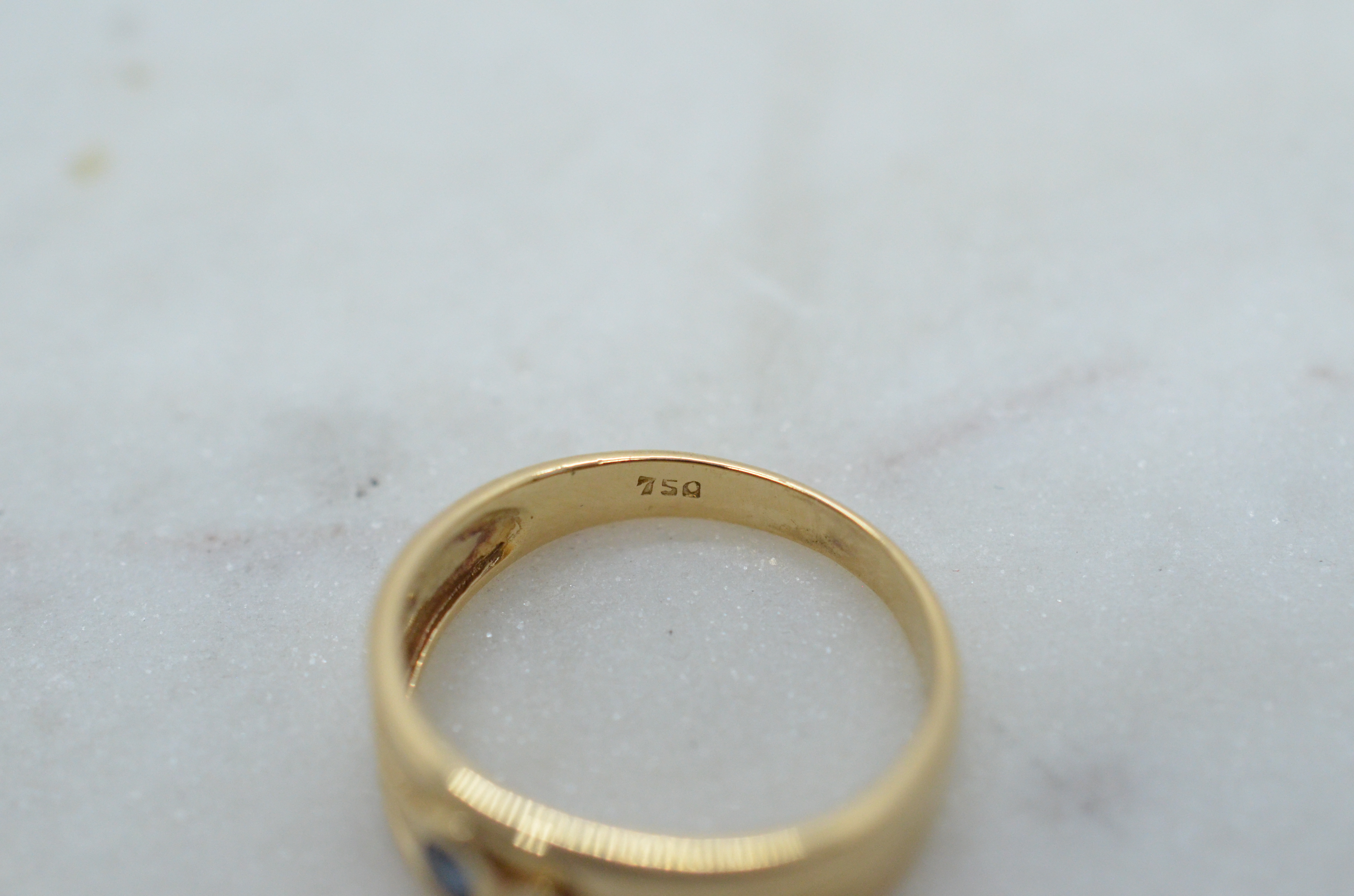 Second hand 18k ring med blå sten och diamant - 4