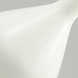 カールハリー・スタルハーネ  胴部が菱形の白いベース  16cm  1950年代