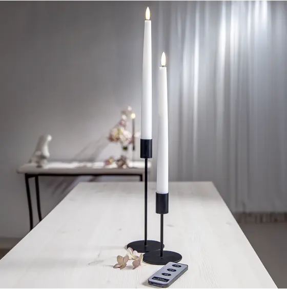 2 st antikljus 28 cm. Vita LED-ljus med batteri, fjärrkontroll och timer