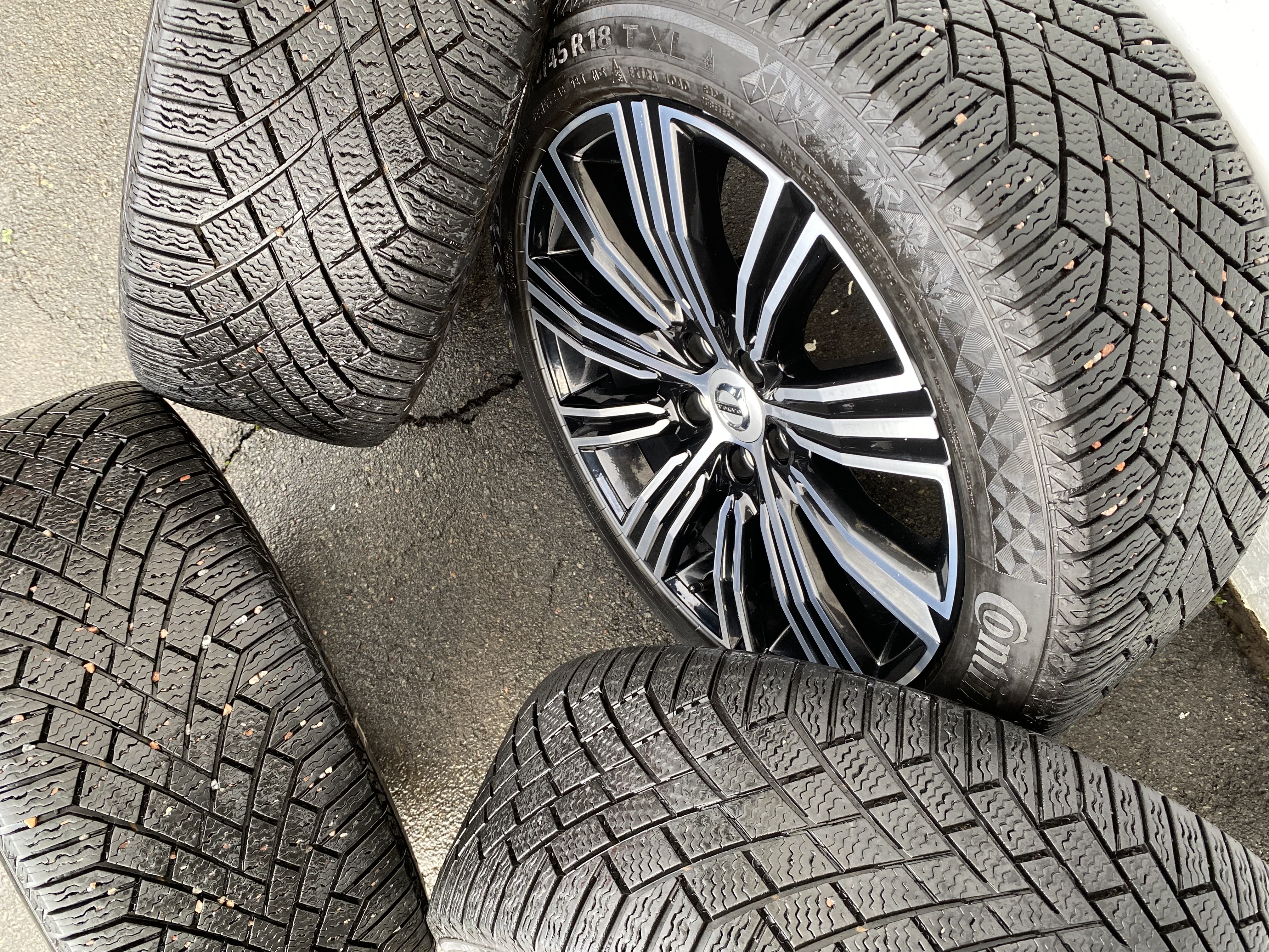 Kompletta Vinterhjul FRIKTION | 18" VOLVO V60 31471312 10-Multi Spoke Turbine Black Diamond Cut | 5x108 8x18 ET42 63.4 +  235/45 R18 98T XL Continental Viking Contact 7 | V44-2021 | 6.5mm | 6.5mm | 6mm | 6mm - 4