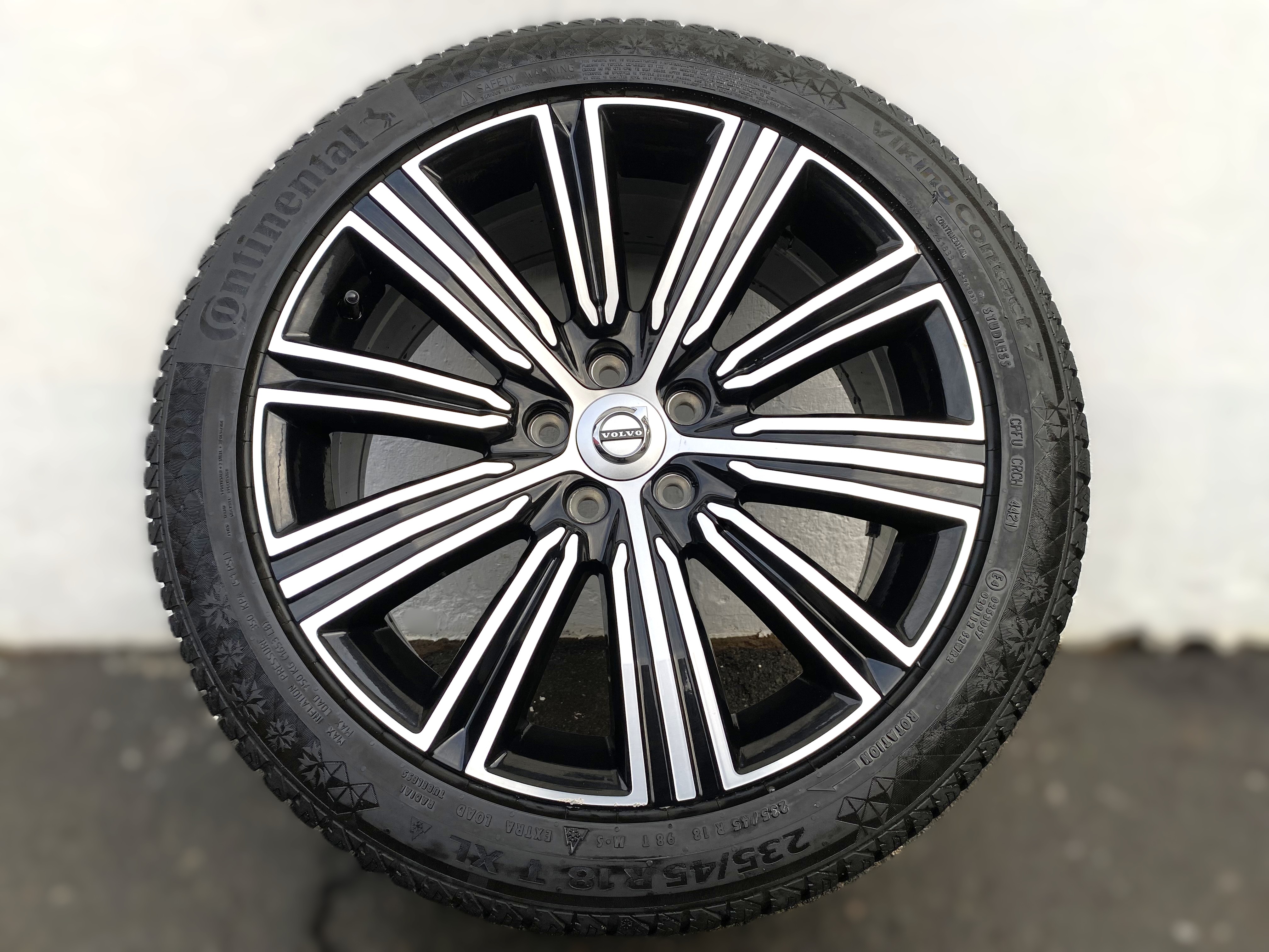 Kompletta Vinterhjul FRIKTION | 18" VOLVO V60 31471312 10-Multi Spoke Turbine Black Diamond Cut | 5x108 8x18 ET42 63.4 +  235/45 R18 98T XL Continental Viking Contact 7 | V44-2021 | 6.5mm | 6.5mm | 6mm | 6mm - 11