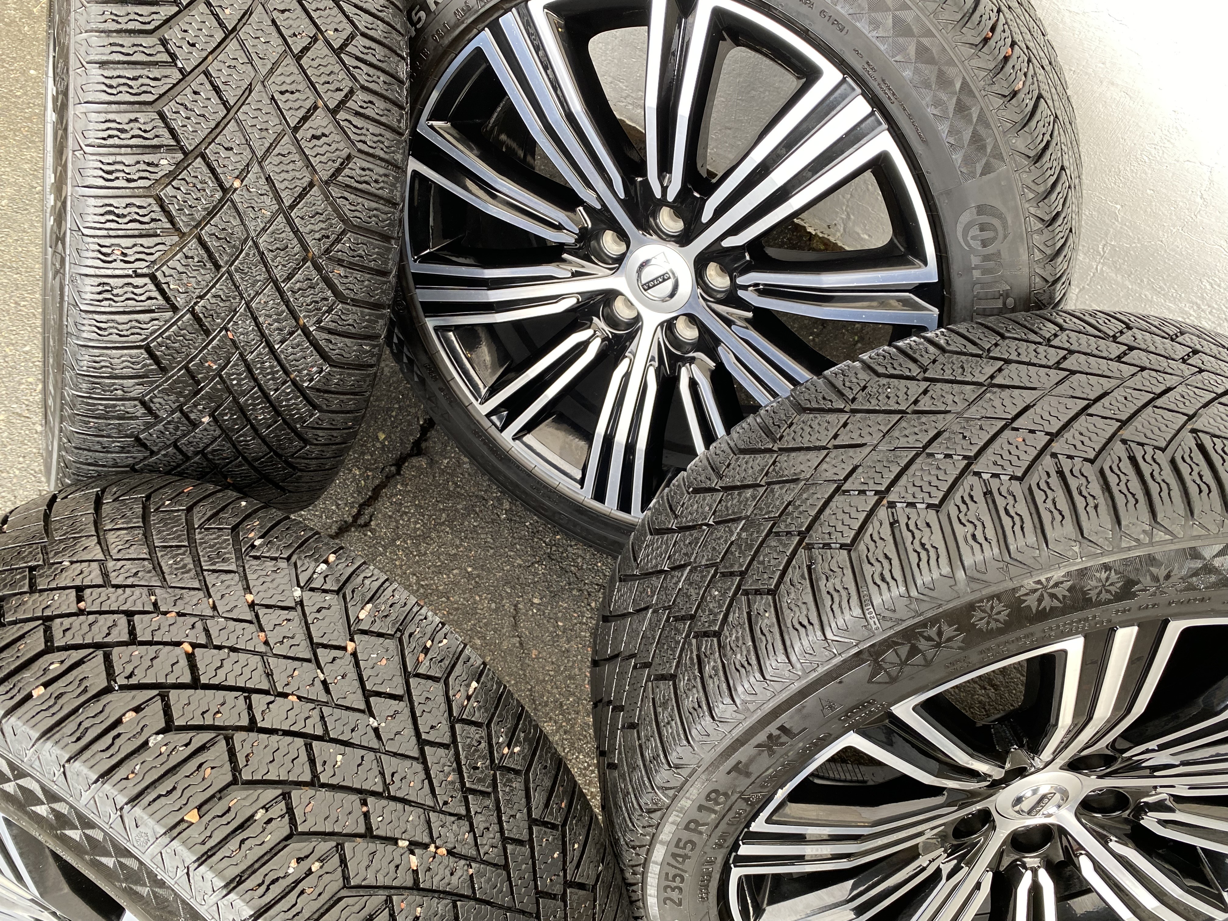 Kompletta Vinterhjul FRIKTION | 18" VOLVO V60 31471312 10-Multi Spoke Turbine Black Diamond Cut | 5x108 8x18 ET42 63.4 +  235/45 R18 98T XL Continental Viking Contact 7 | V44-2021 | 6.5mm | 6.5mm | 6mm | 6mm - 3