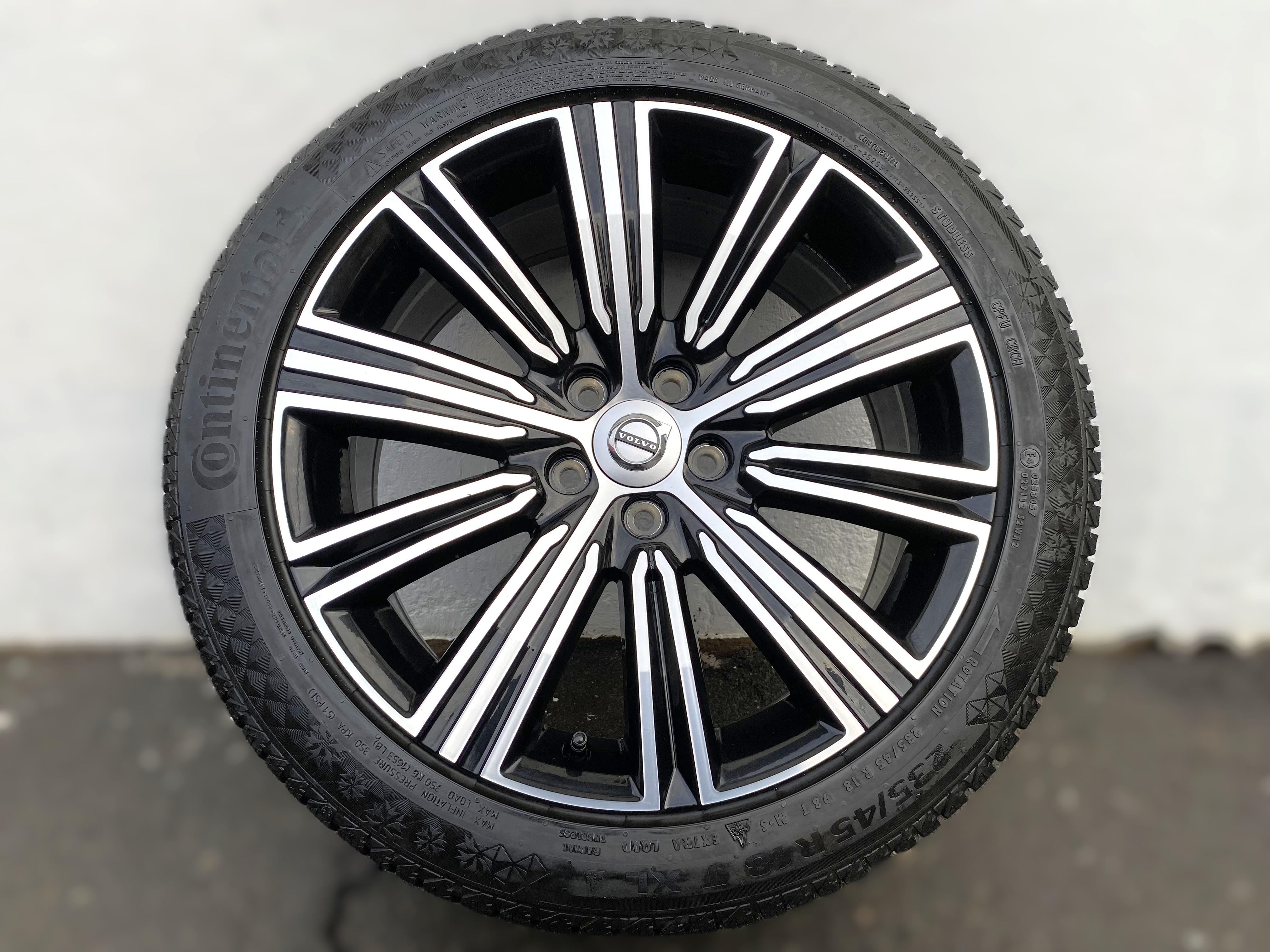 Kompletta Vinterhjul FRIKTION | 18" VOLVO V60 31471312 10-Multi Spoke Turbine Black Diamond Cut | 5x108 8x18 ET42 63.4 +  235/45 R18 98T XL Continental Viking Contact 7 | V44-2021 | 6.5mm | 6.5mm | 6mm | 6mm - 10