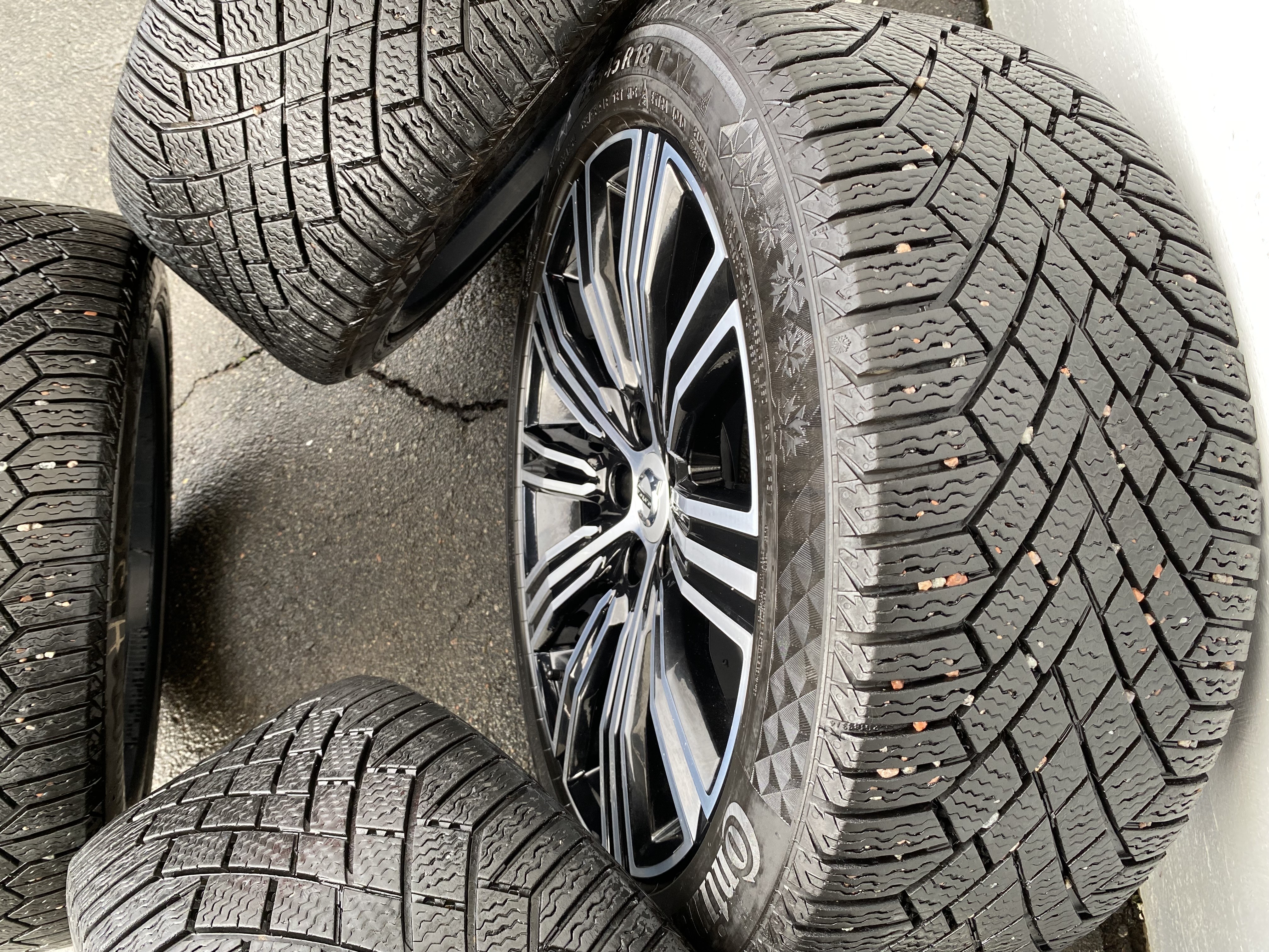 Kompletta Vinterhjul FRIKTION | 18" VOLVO V60 31471312 10-Multi Spoke Turbine Black Diamond Cut | 5x108 8x18 ET42 63.4 +  235/45 R18 98T XL Continental Viking Contact 7 | V44-2021 | 6.5mm | 6.5mm | 6mm | 6mm - 5
