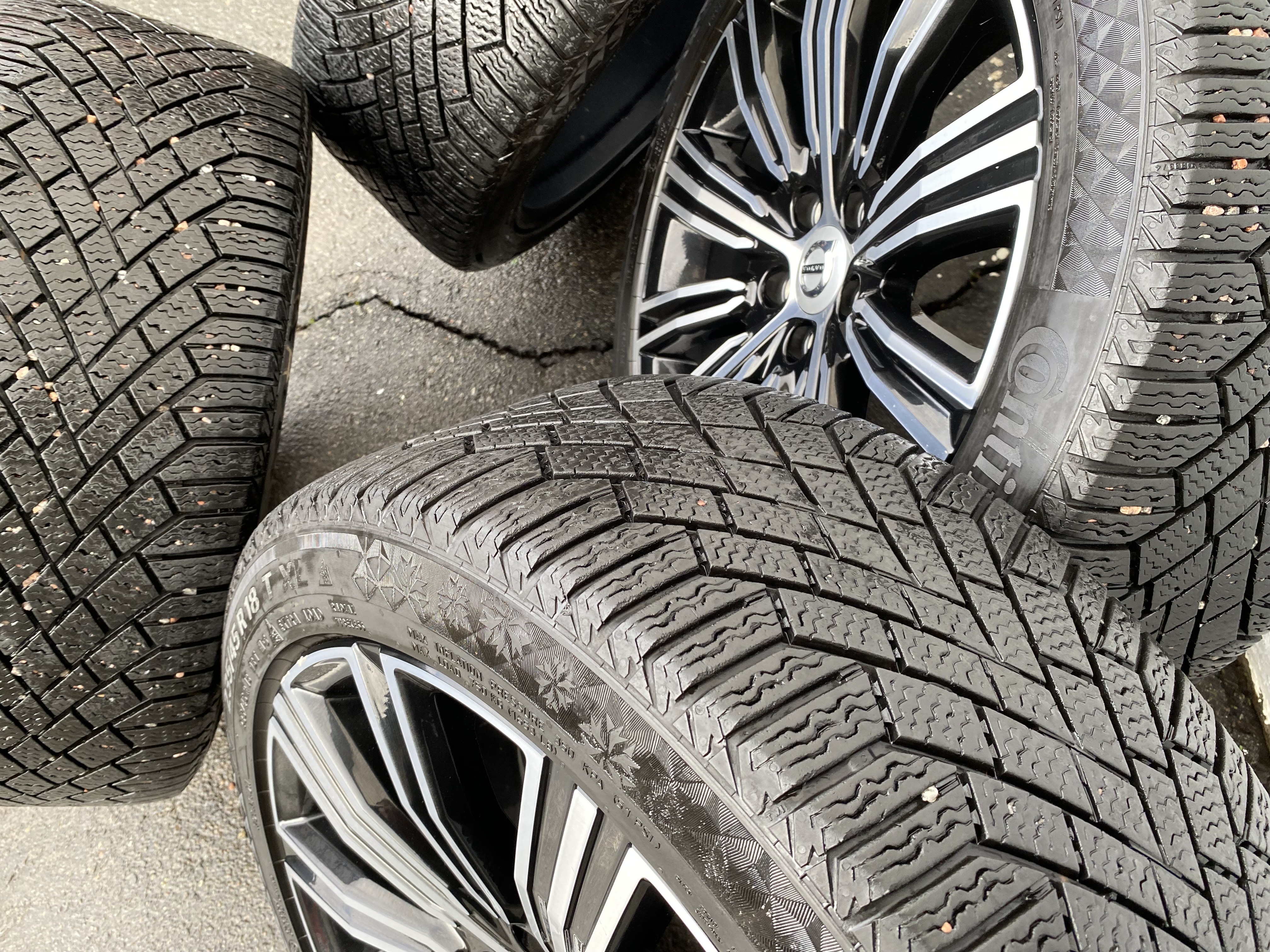 Kompletta Vinterhjul FRIKTION | 18" VOLVO V60 31471312 10-Multi Spoke Turbine Black Diamond Cut | 5x108 8x18 ET42 63.4 +  235/45 R18 98T XL Continental Viking Contact 7 | V44-2021 | 6.5mm | 6.5mm | 6mm | 6mm - 6