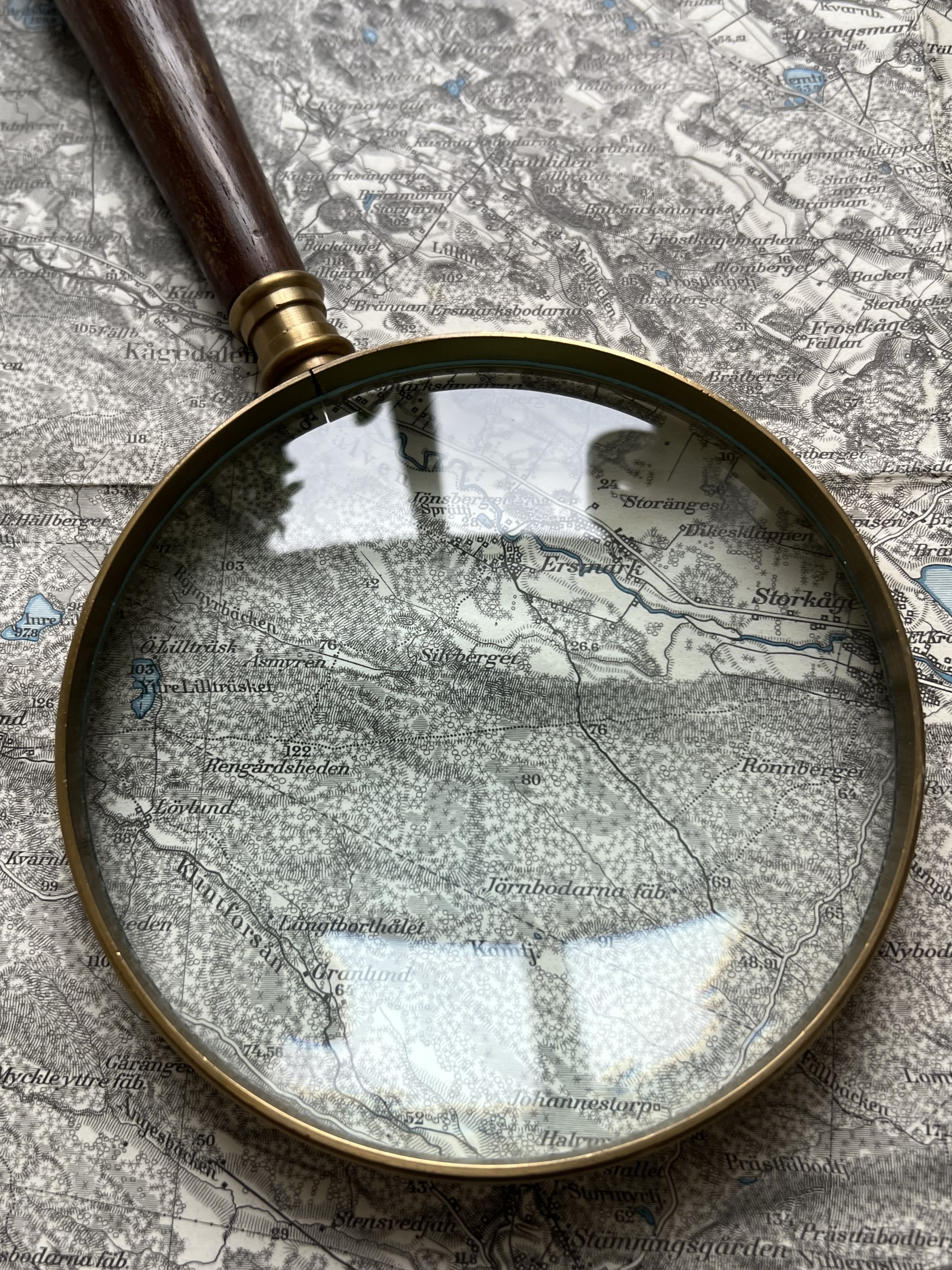 STORT FÖRSTORINGSGLAS I MARITIM STIL