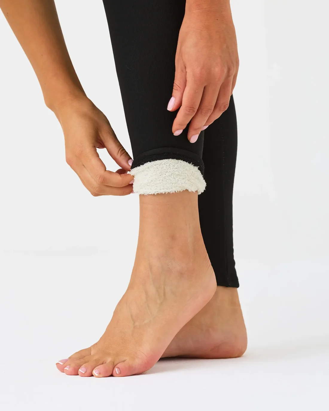 Fodrade leggings med fickor i svart - 4