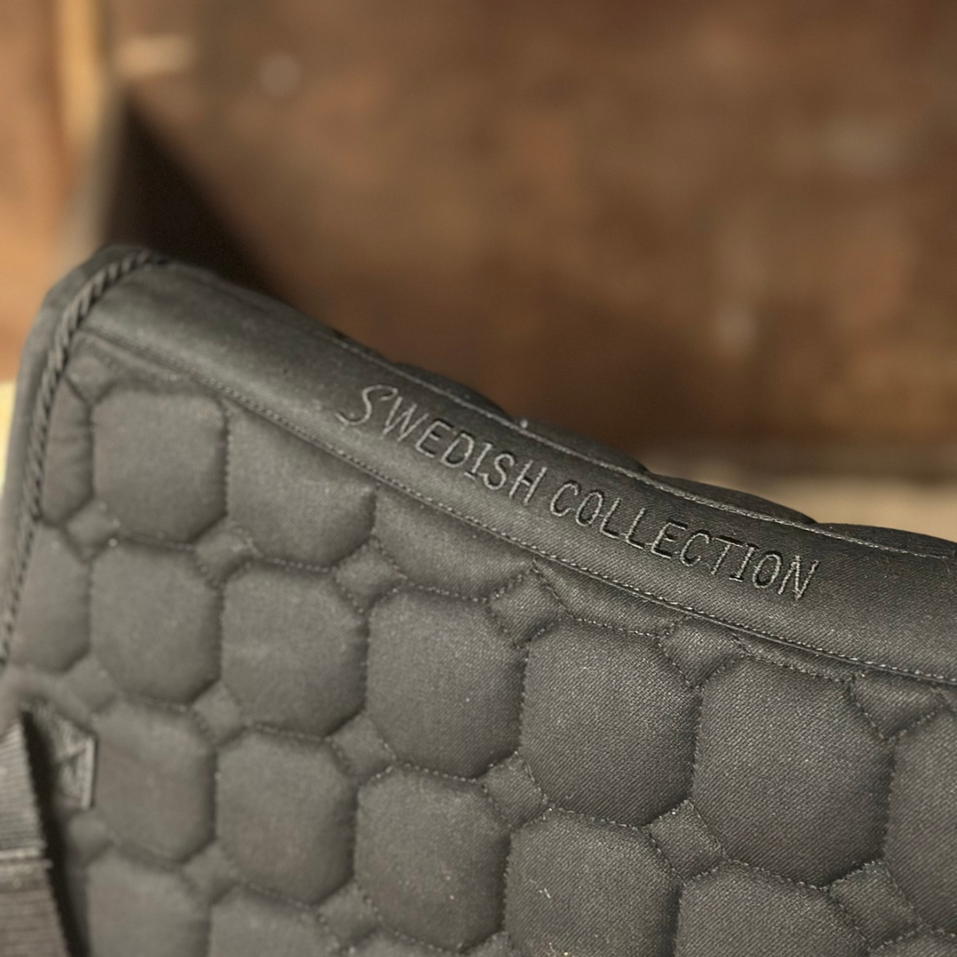 SWEDISH COLLECTION DRESSAGE SADDLE PAD FAUX FUR - 2