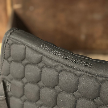 SWEDISH COLLECTION DRESSAGE SADDLE PAD FAUX FUR
