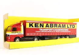 	Volvo Curtinsider Corgi 1:64  