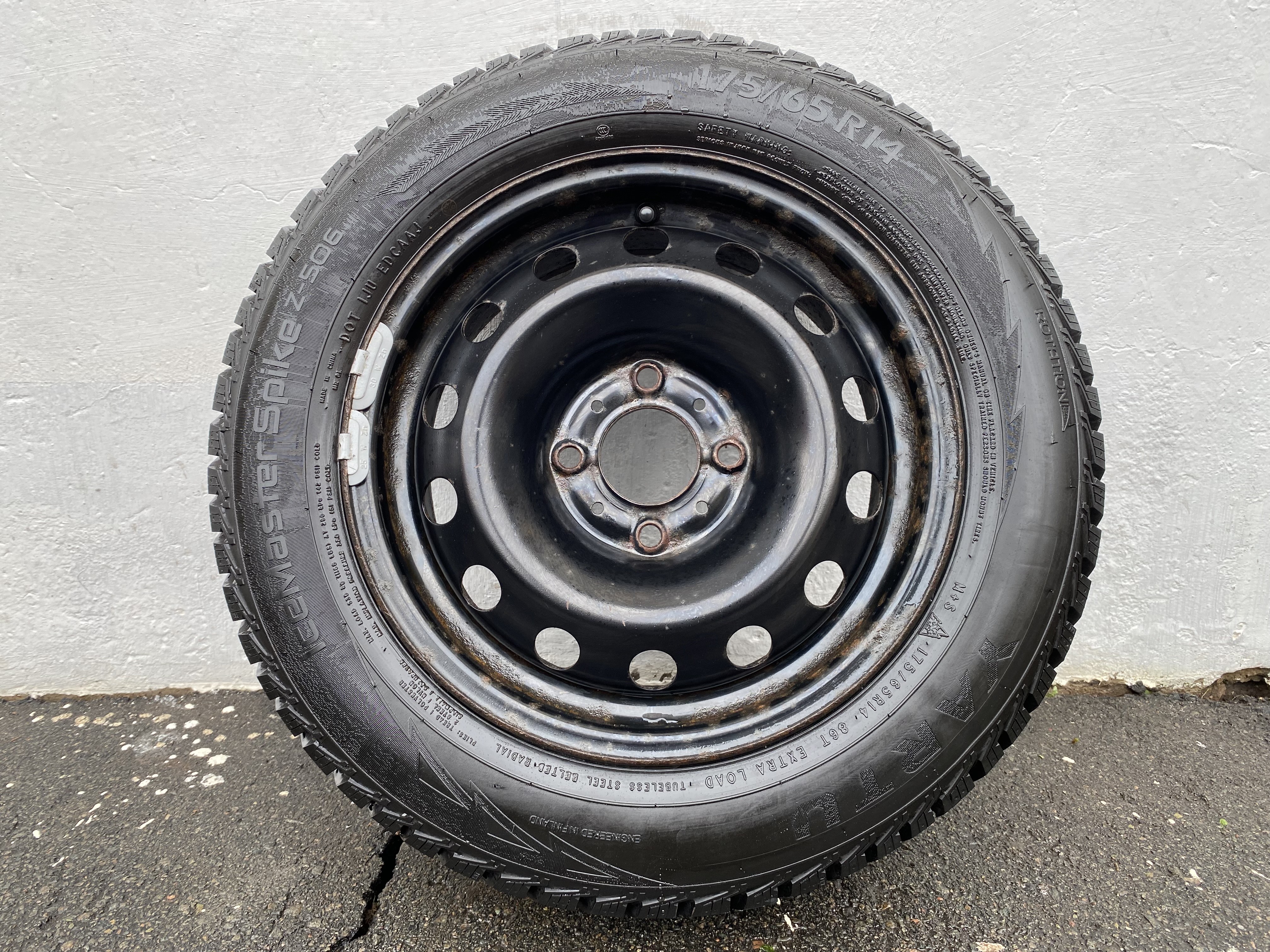 Kompletta Vinterhjul DUBB | 14" Plåt | 4x108 5.5x14 ET24 65.1 +  175/65 R14 86T XL Yartu IceMasterSpike Z-506 | V19-2024 | 8.5mm | 8.5mm | 8.5mm | 8.5mm - 5
