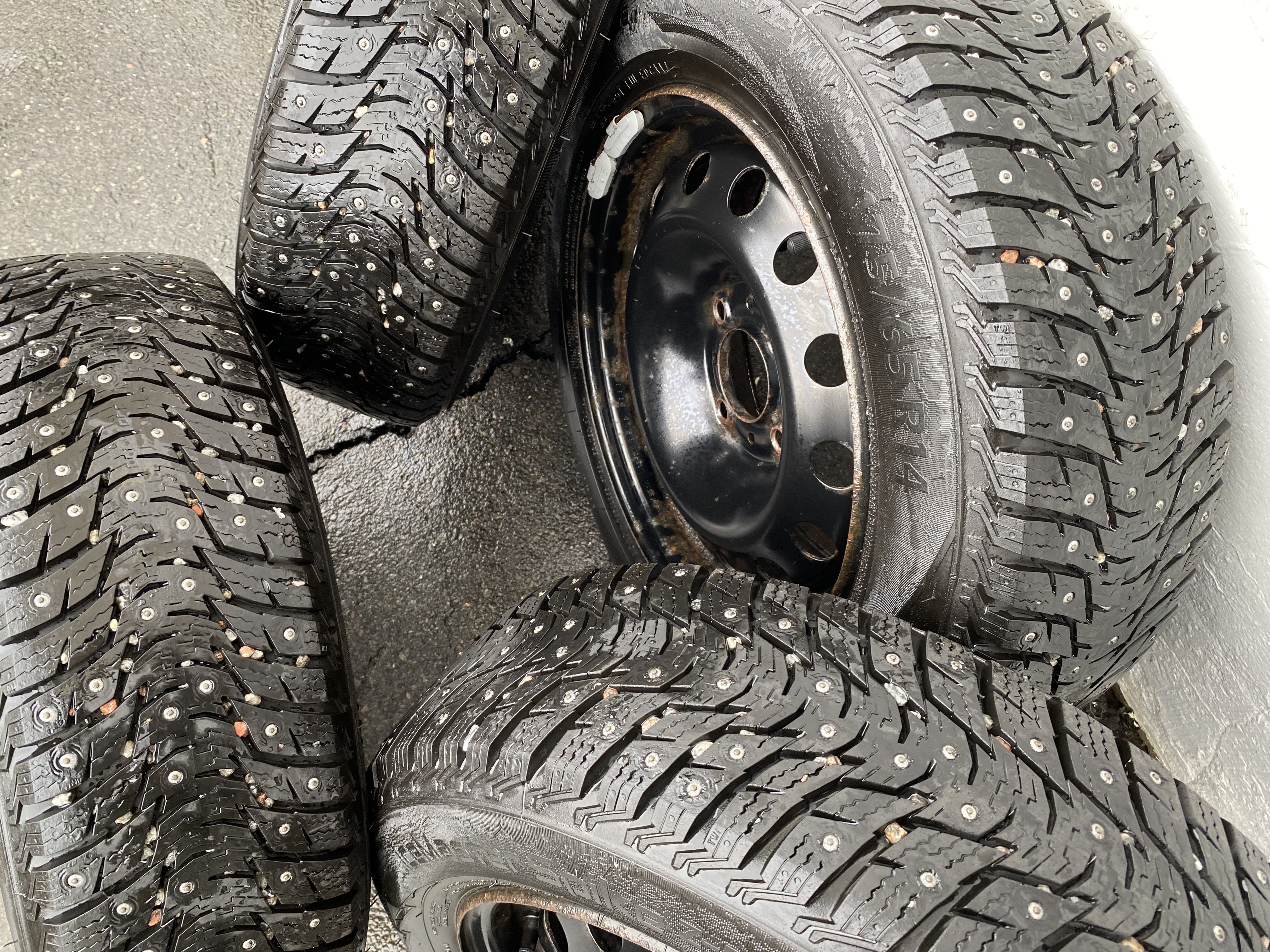 Kompletta Vinterhjul DUBB | 14" Plåt | 4x108 5.5x14 ET24 65.1 +  175/65 R14 86T XL Yartu IceMasterSpike Z-506 | V19-2024 | 8.5mm | 8.5mm | 8.5mm | 8.5mm - 4